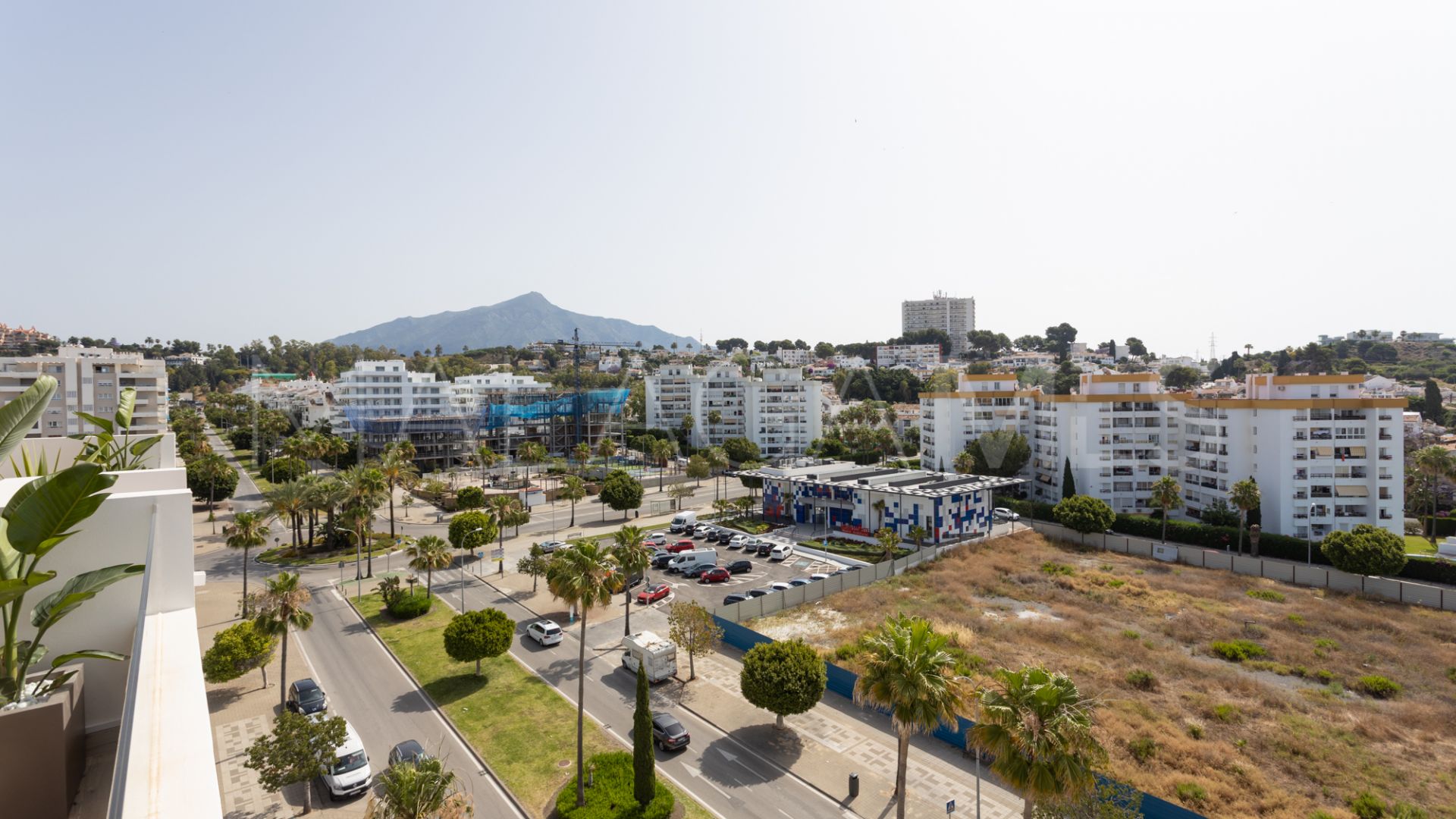 Penthouse for sale in La Campana with 4 bedrooms