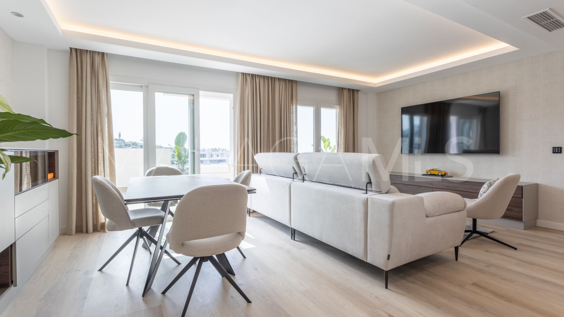 Penthouse for sale in La Campana with 4 bedrooms