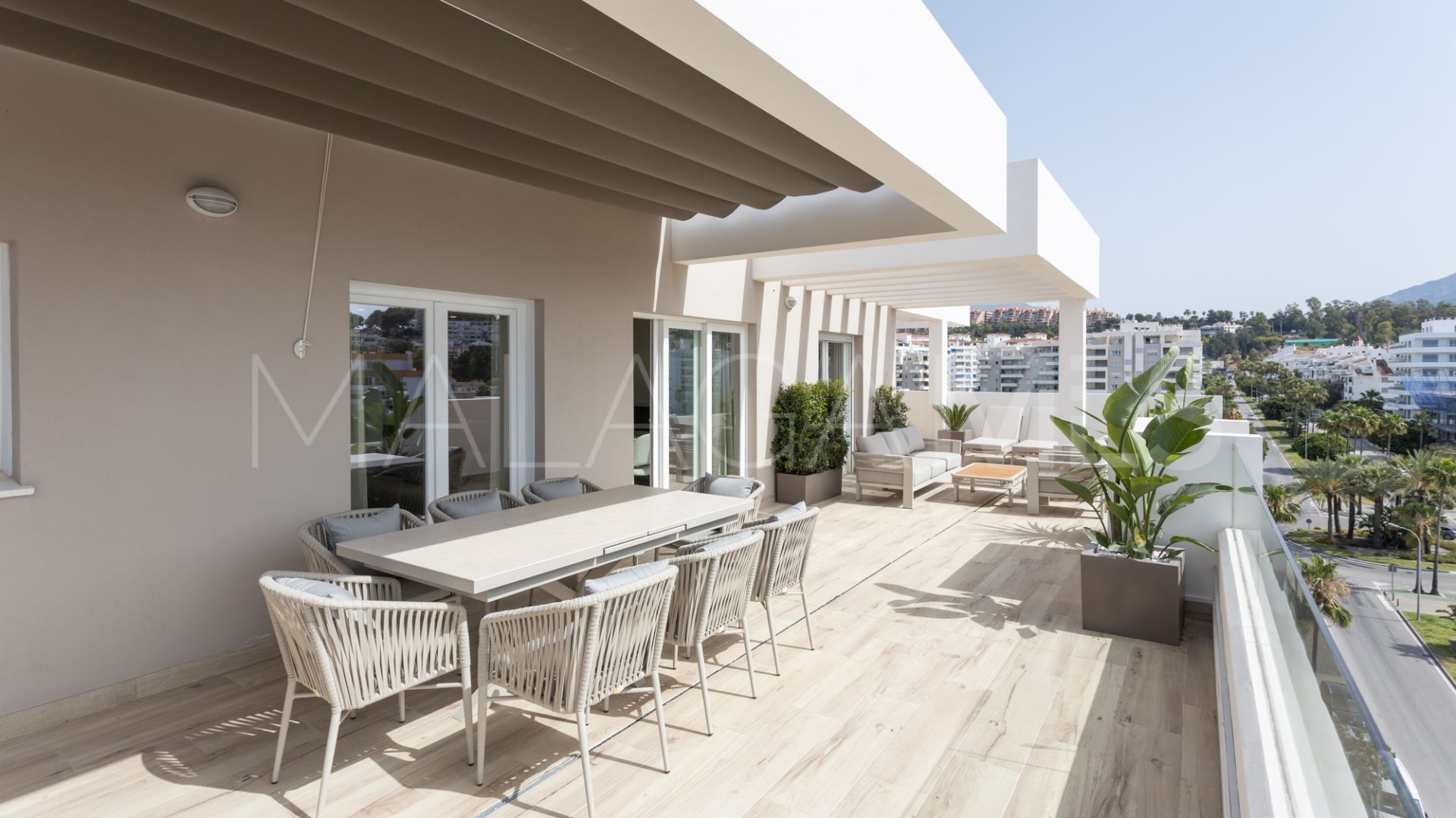 Penthouse for sale in La Campana with 4 bedrooms