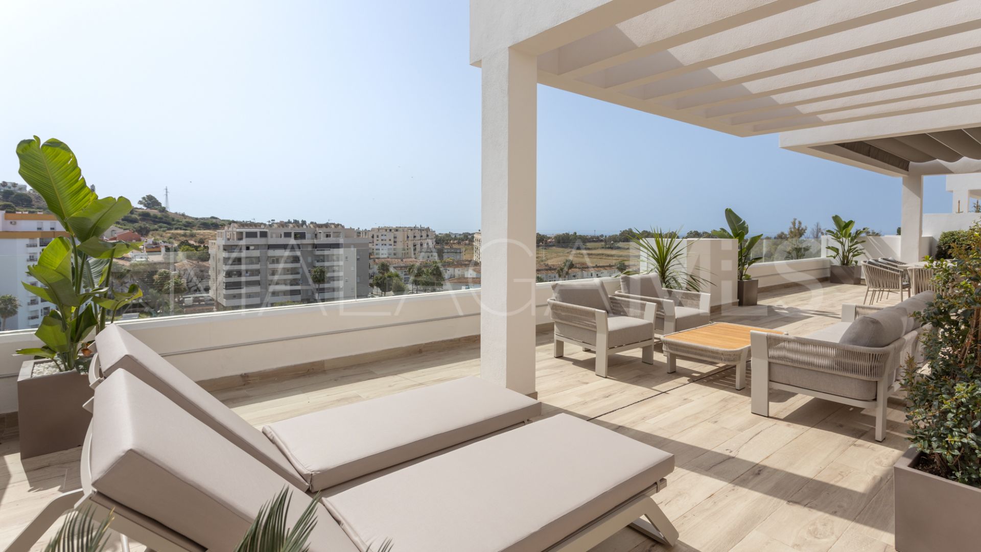 Penthouse for sale in La Campana with 4 bedrooms