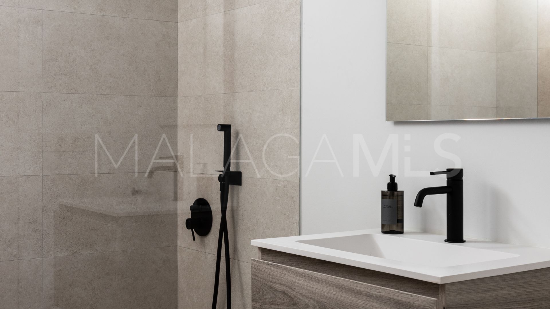 5 bedrooms Marbesa villa for sale
