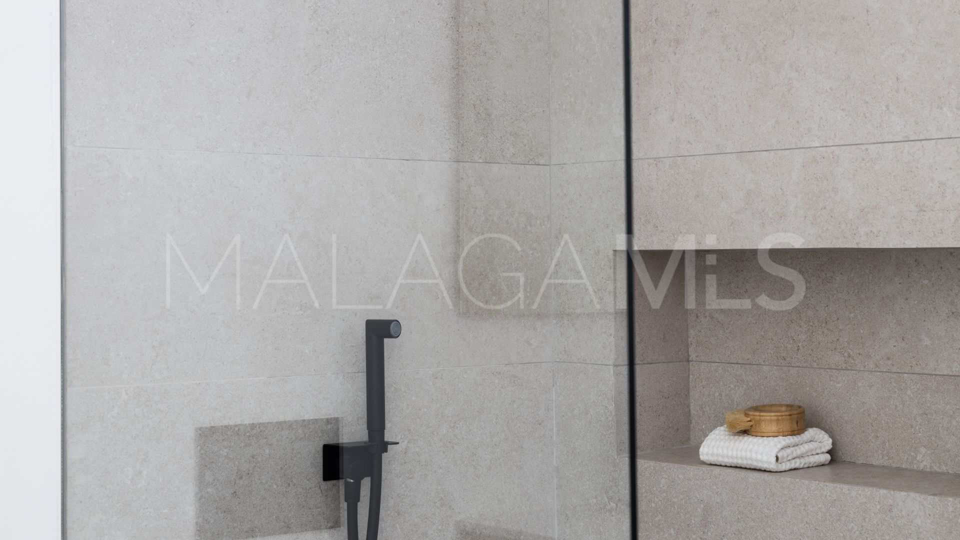 5 bedrooms Marbesa villa for sale