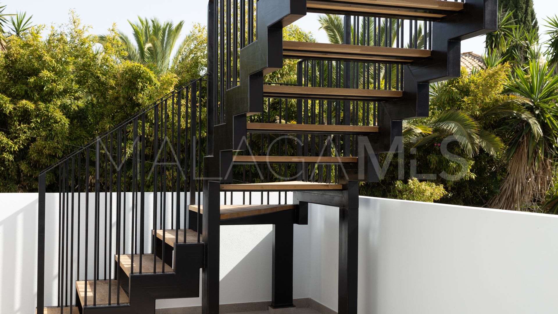 5 bedrooms Marbesa villa for sale