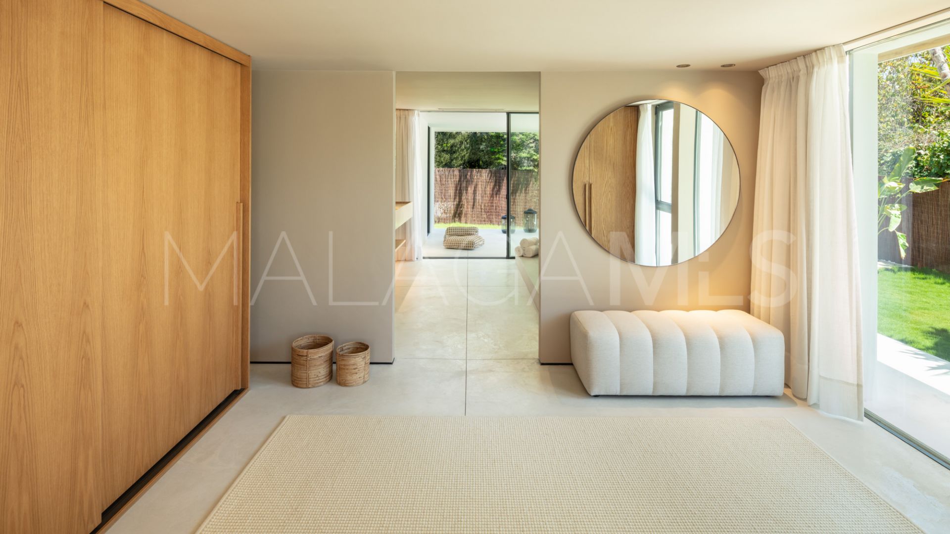 Villa for sale in Nueva Andalucia de 4 bedrooms