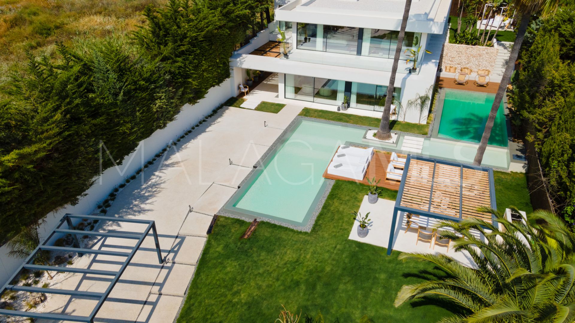 Villa for sale in Nueva Andalucia de 4 bedrooms