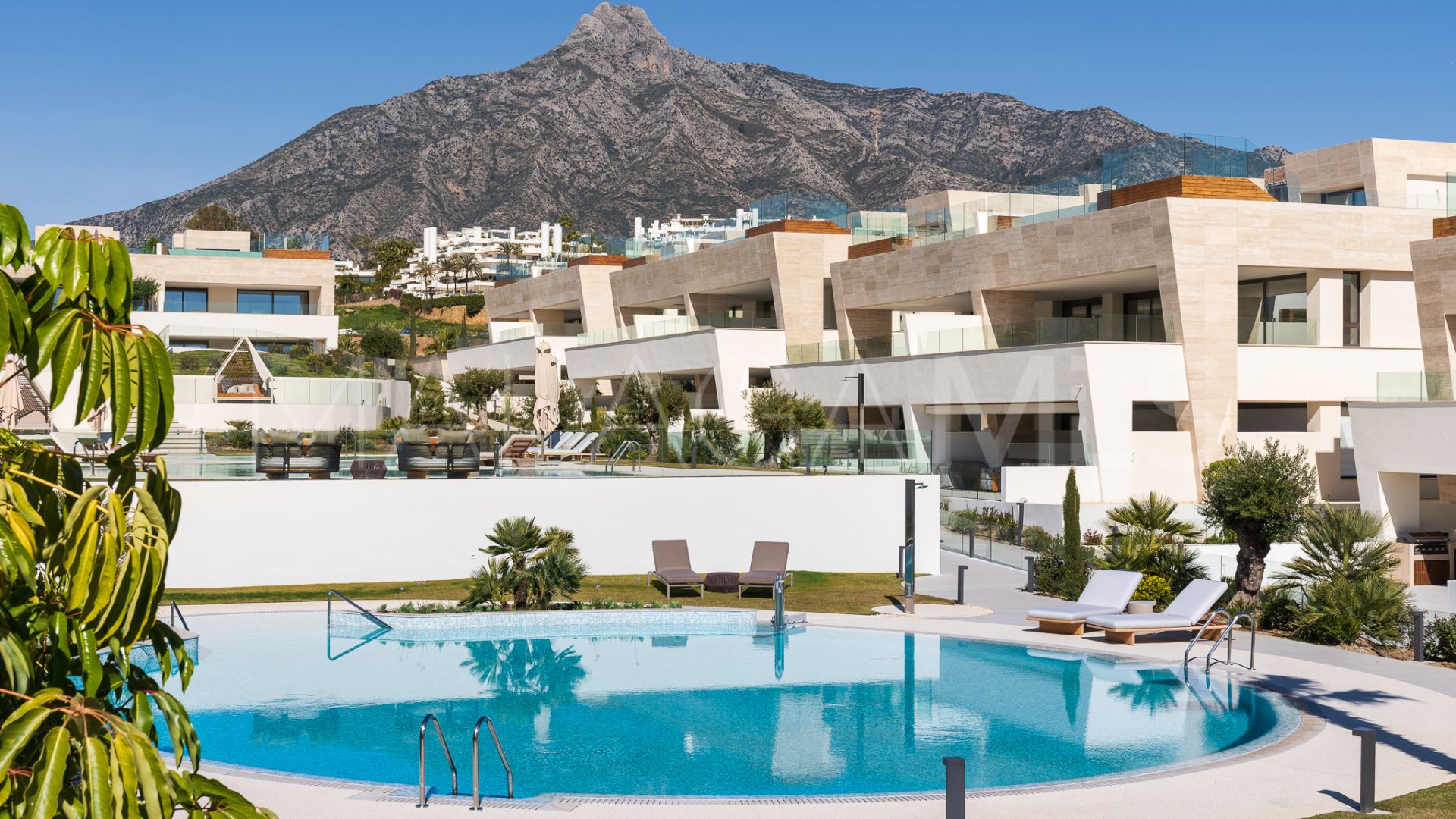 Duplex planta baja for sale in Epic Marbella