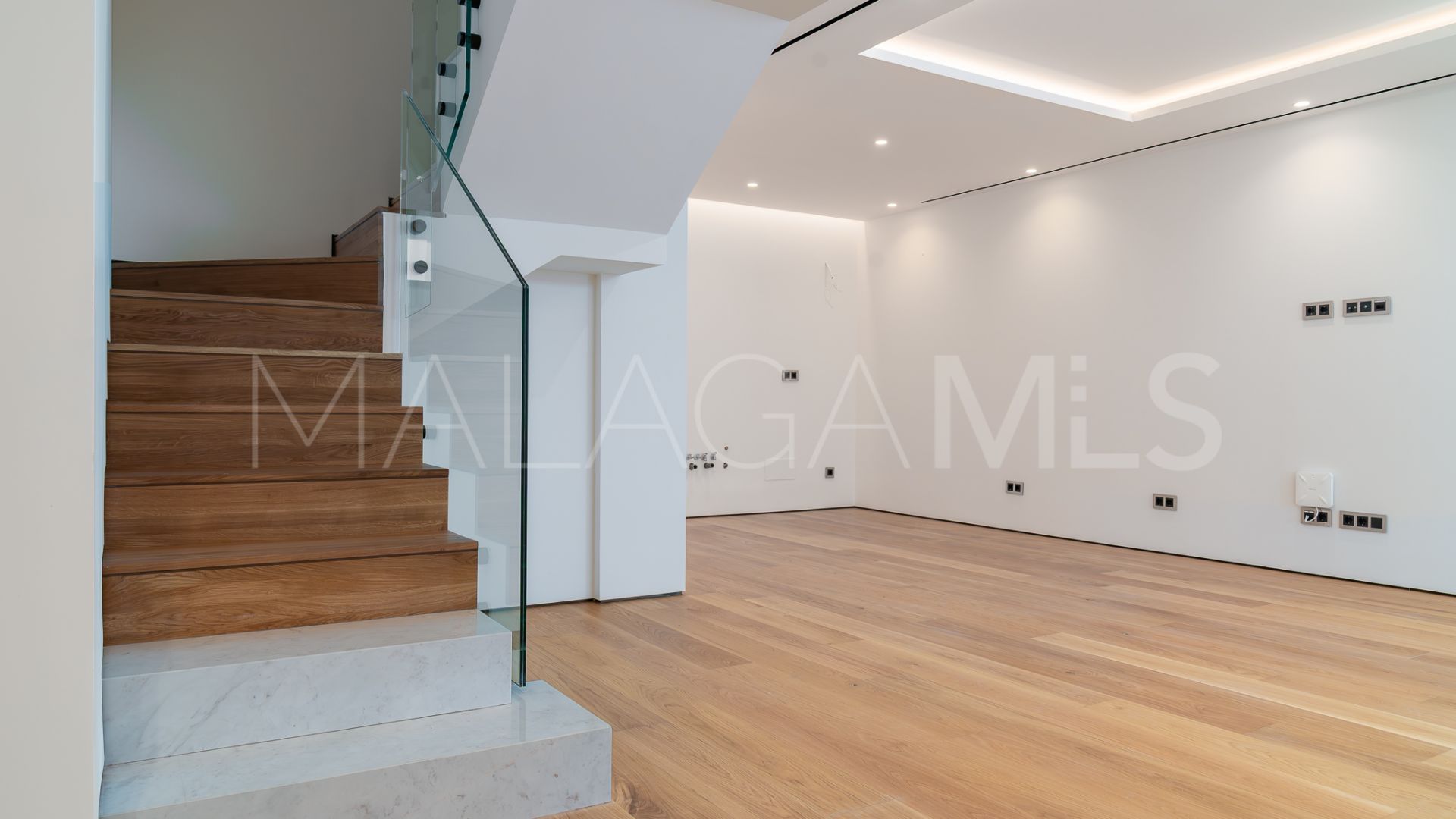 Duplex planta baja for sale in Epic Marbella