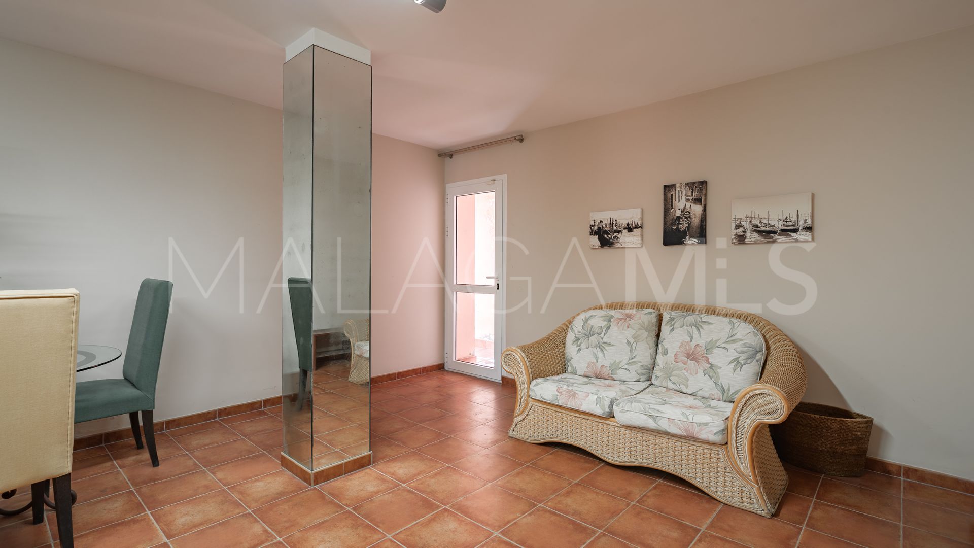 Buy villa in Hacienda Beach de 8 bedrooms