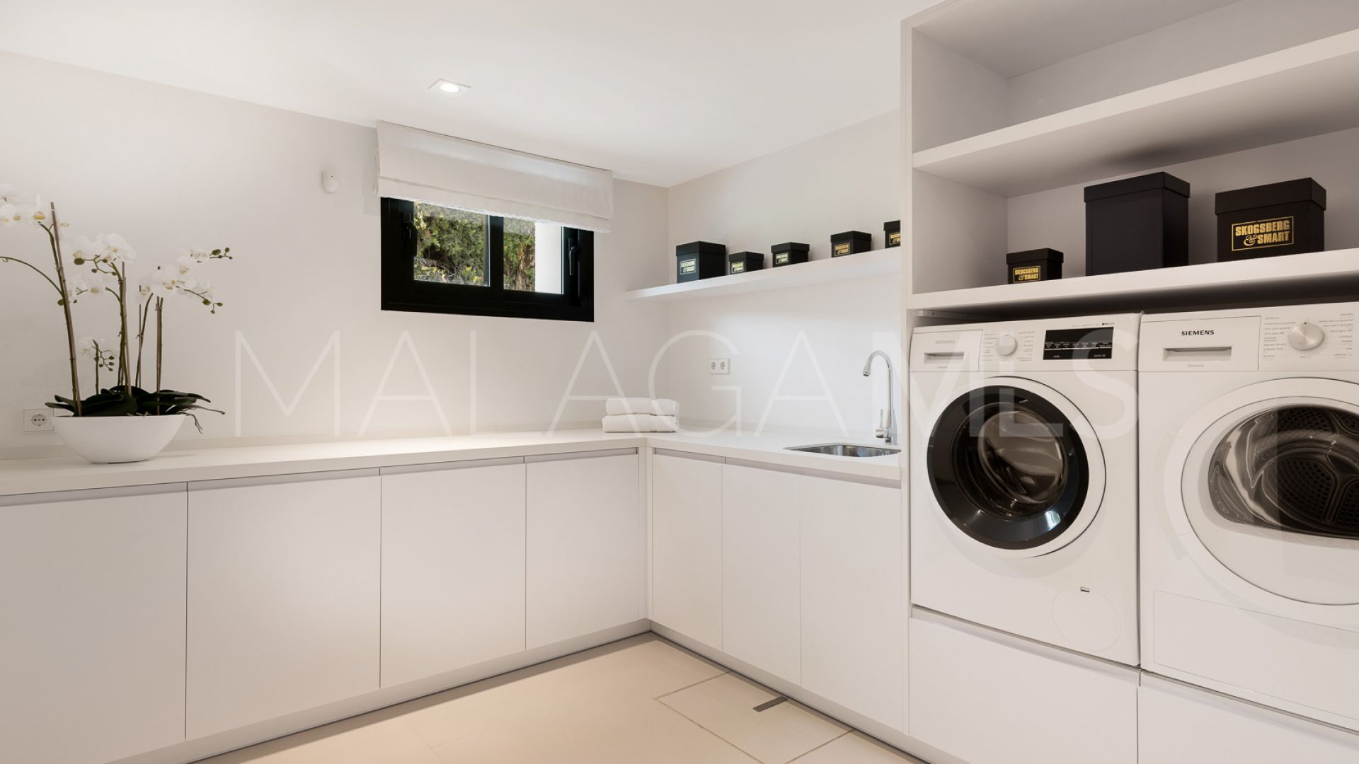 Villa for sale in Nueva Andalucia
