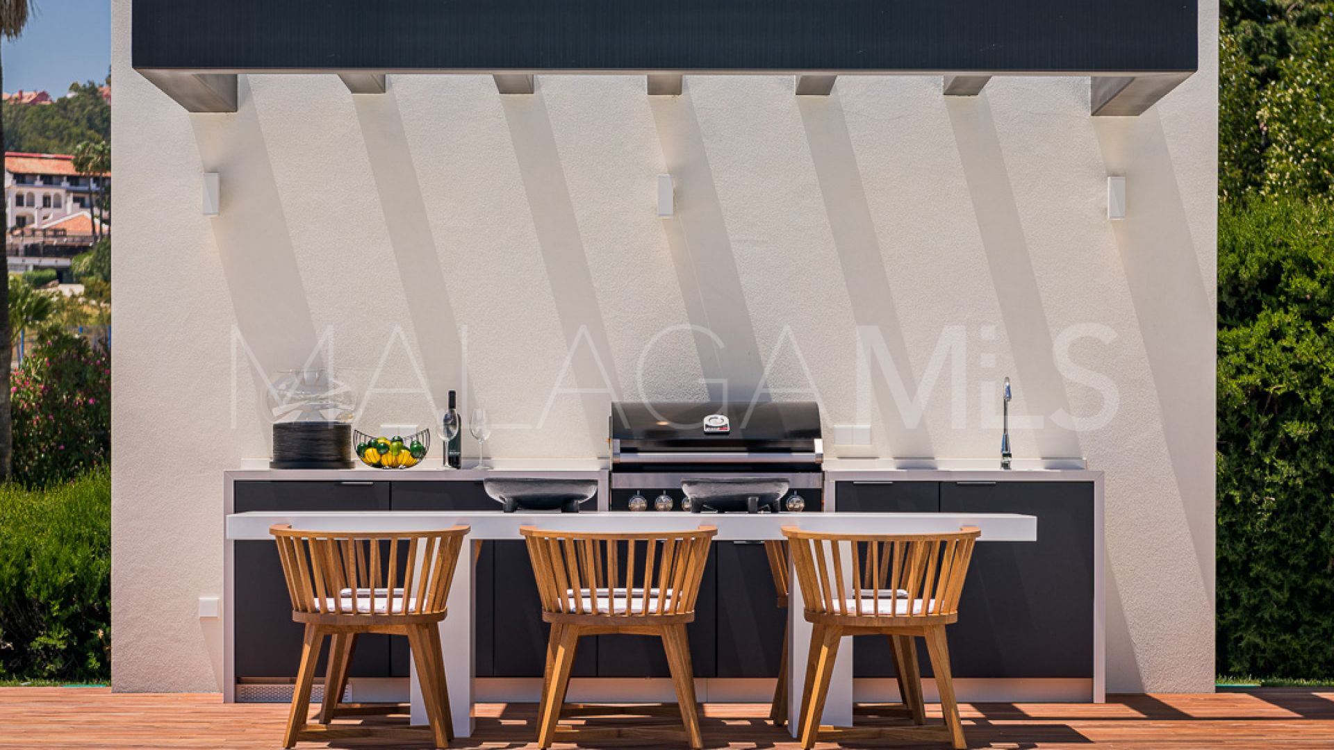 Villa for sale in Nueva Andalucia