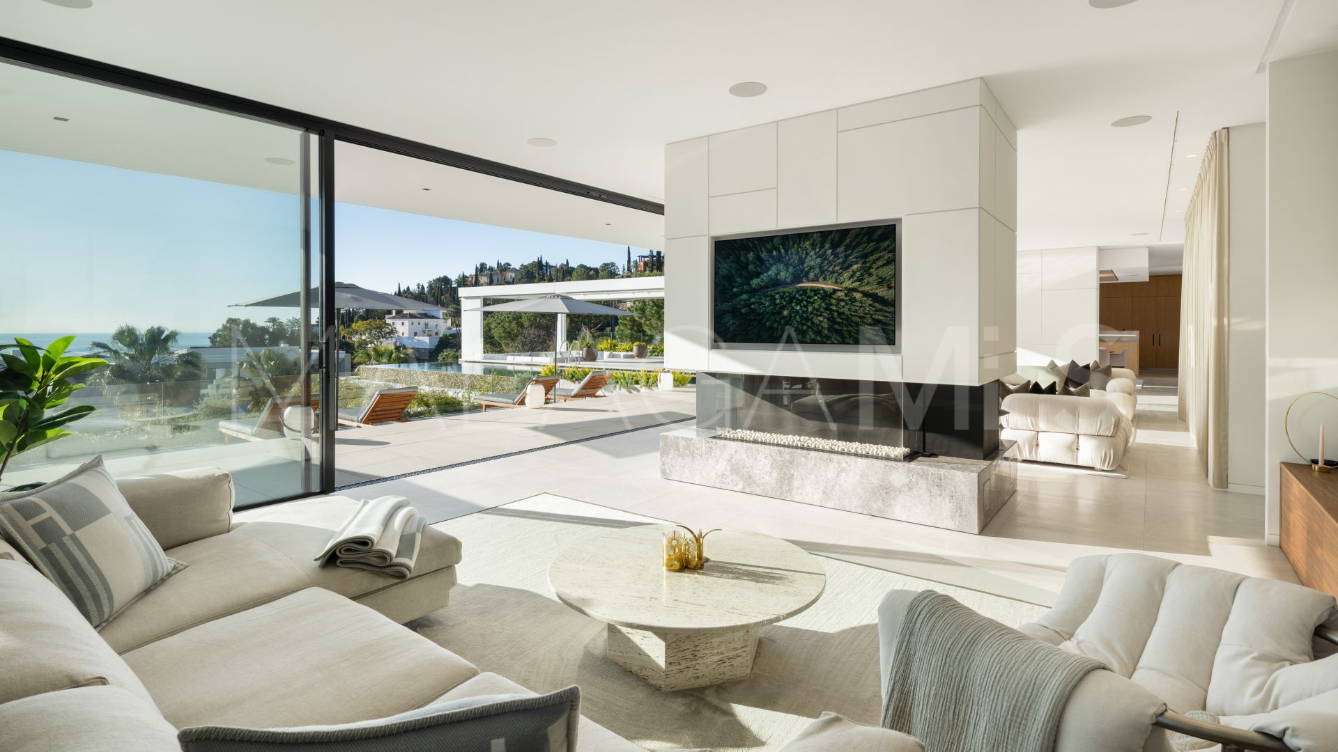 El Madroñal 8 bedrooms villa for sale