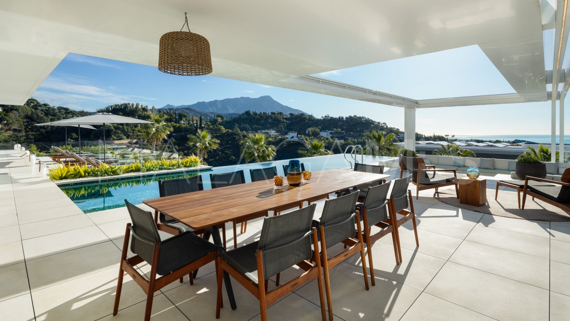 El Madroñal 8 bedrooms villa for sale