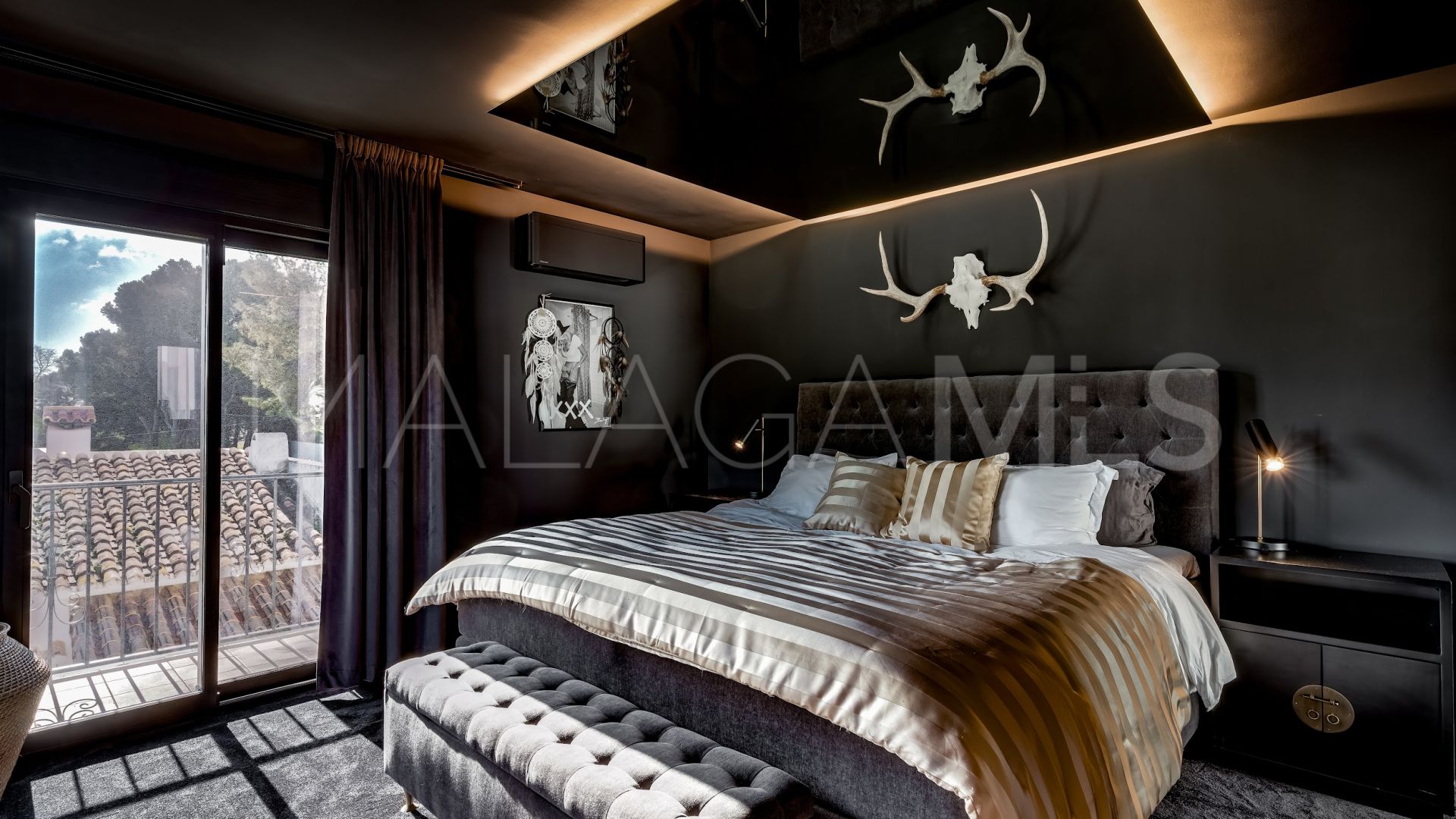 Villa for sale in Nueva Andalucia