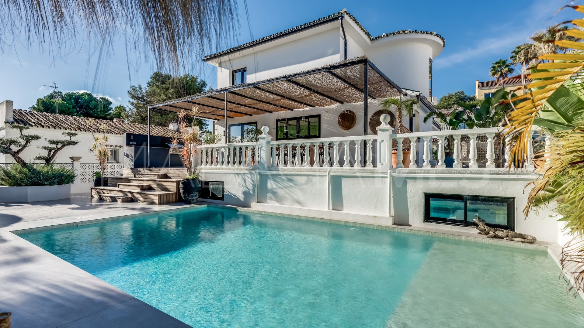 Villa for sale in Nueva Andalucia