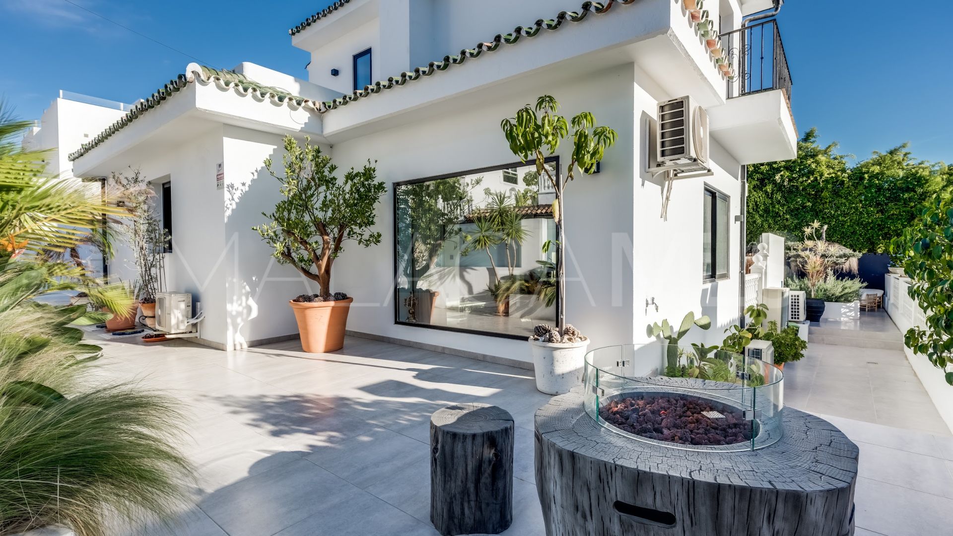 Villa for sale in Nueva Andalucia