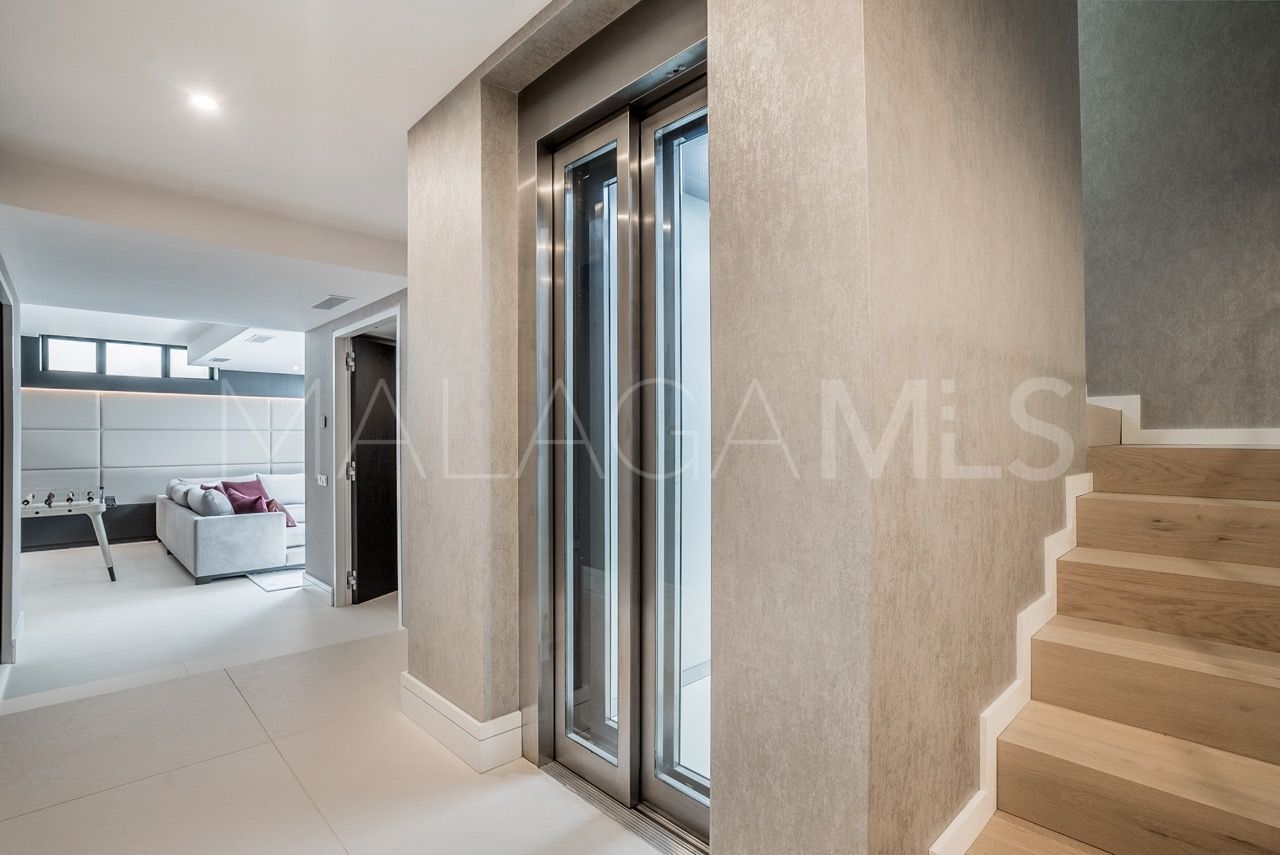 Villa for sale in Las Lomas del Marbella Club