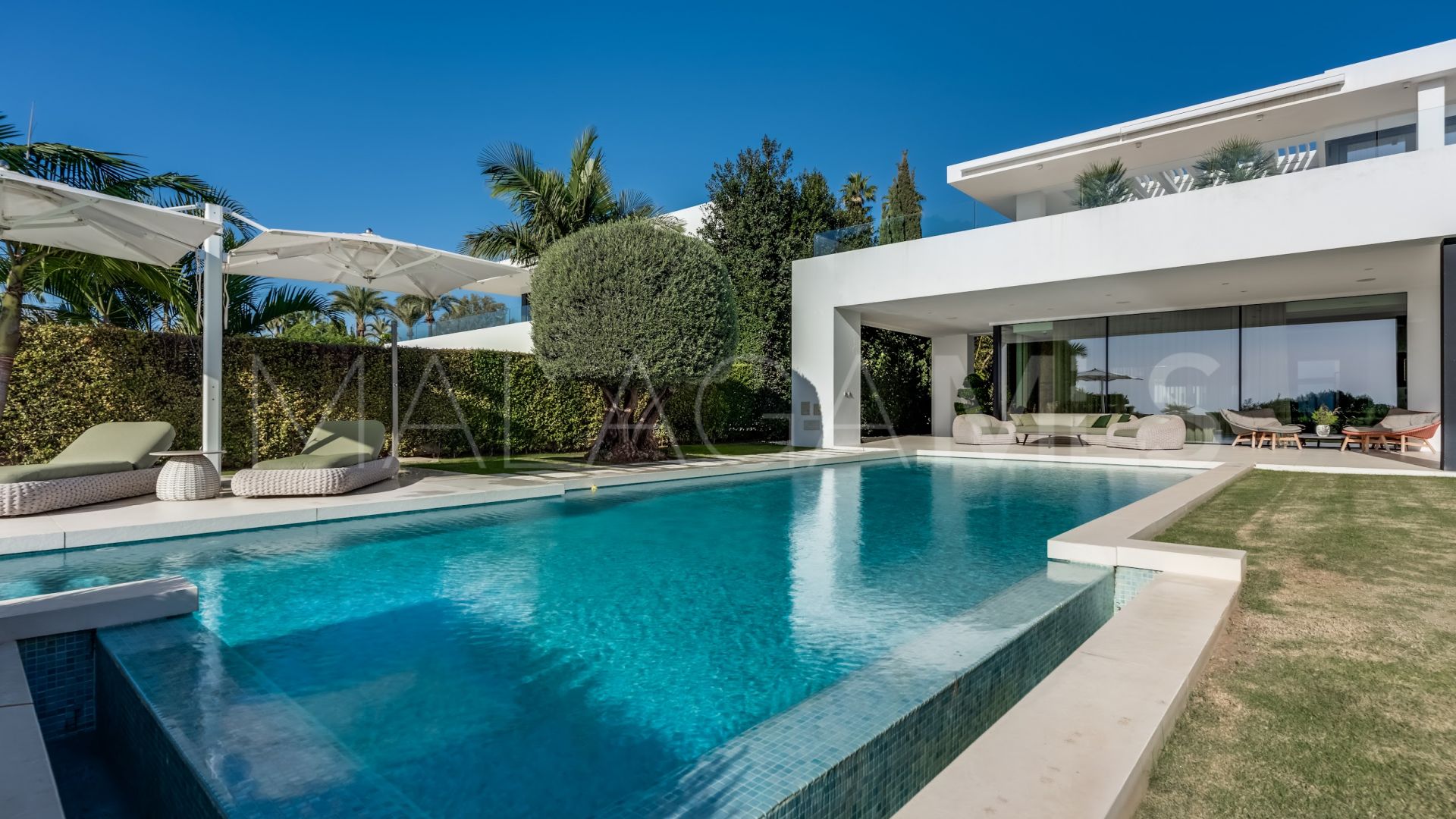 Villa for sale in Las Lomas del Marbella Club