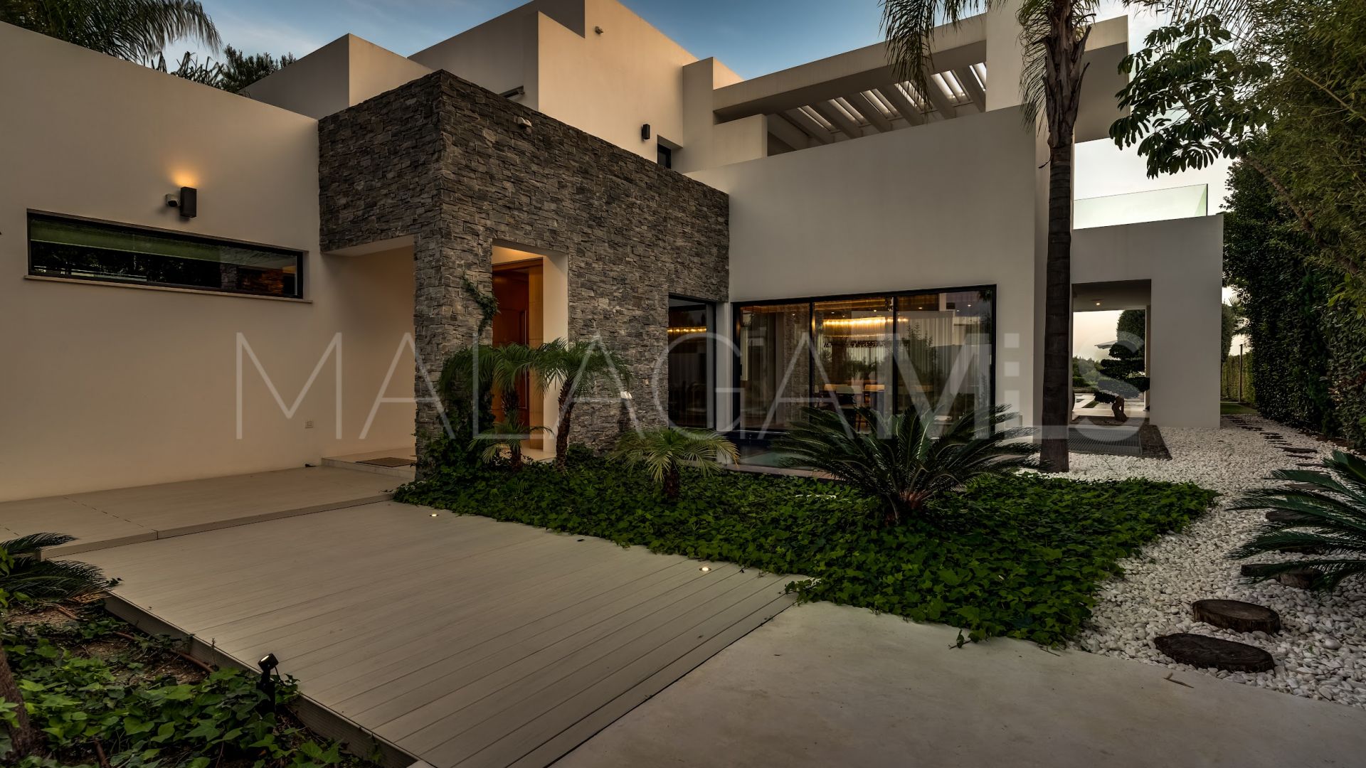 Villa for sale in Las Lomas del Marbella Club