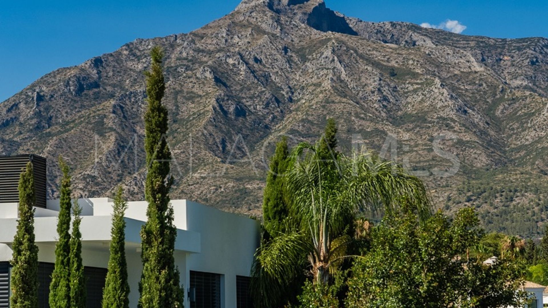 Villa for sale in Las Lomas del Marbella Club