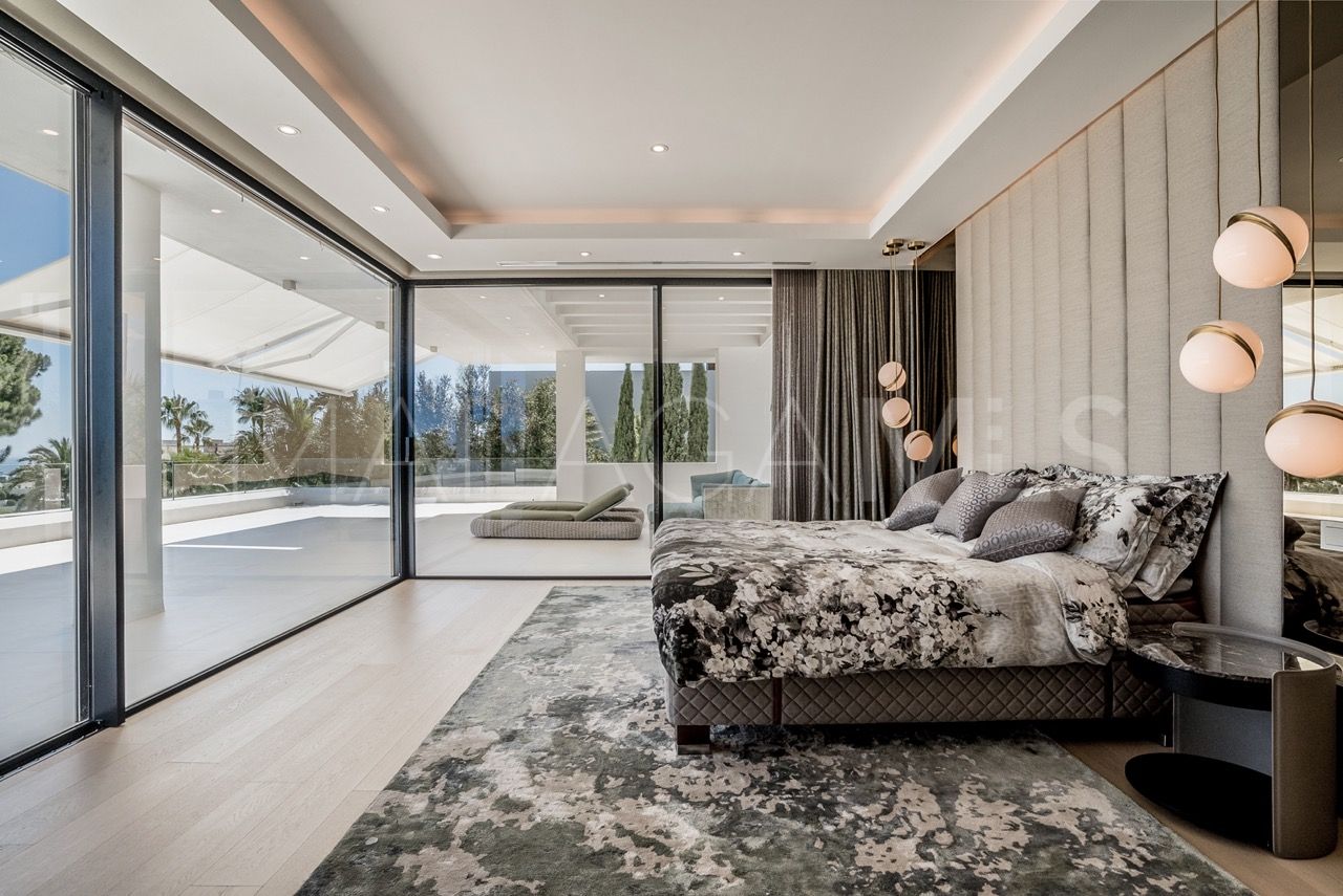 Villa for sale in Las Lomas del Marbella Club