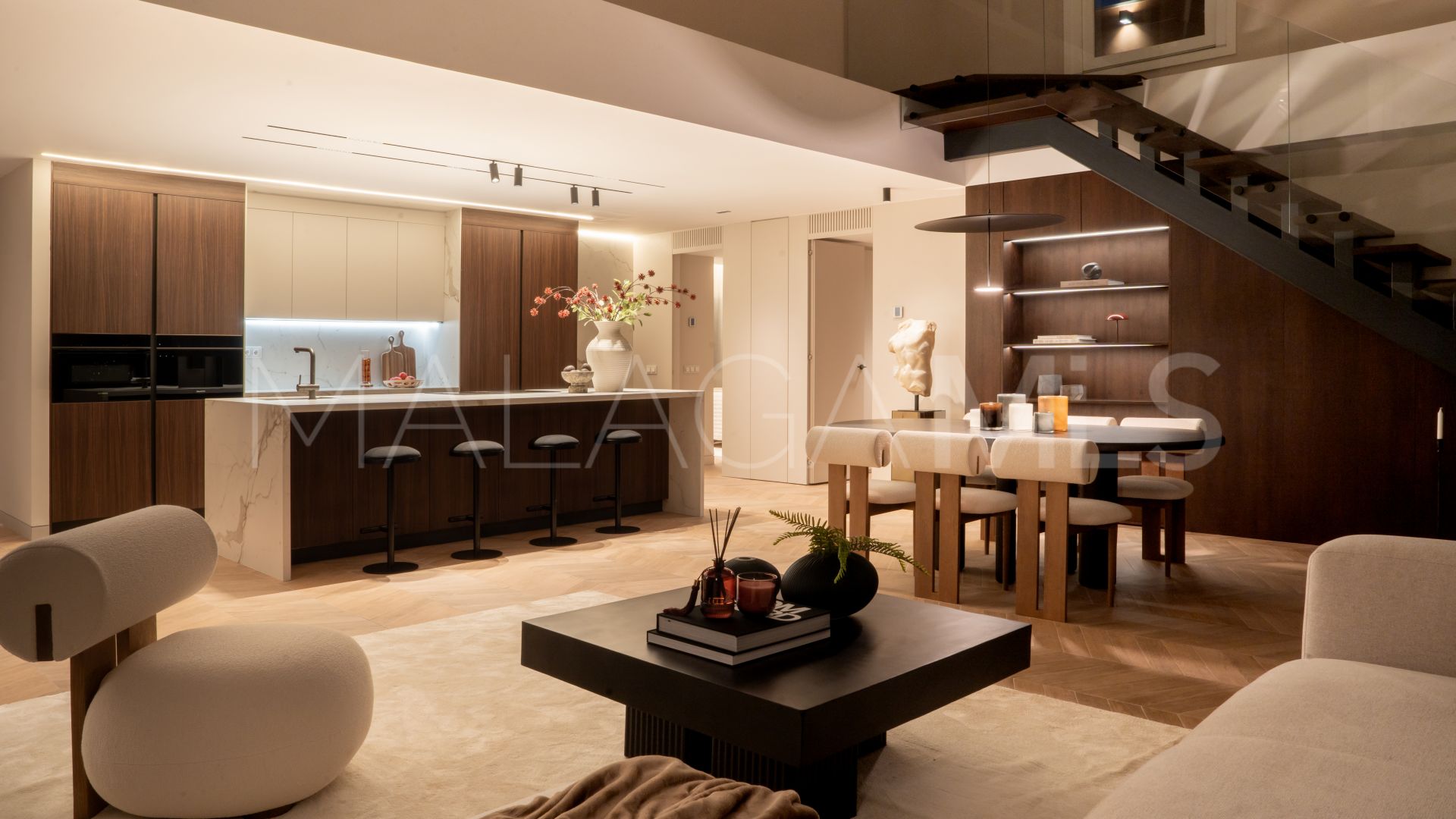 Buy duplex penthouse in Magna Marbella