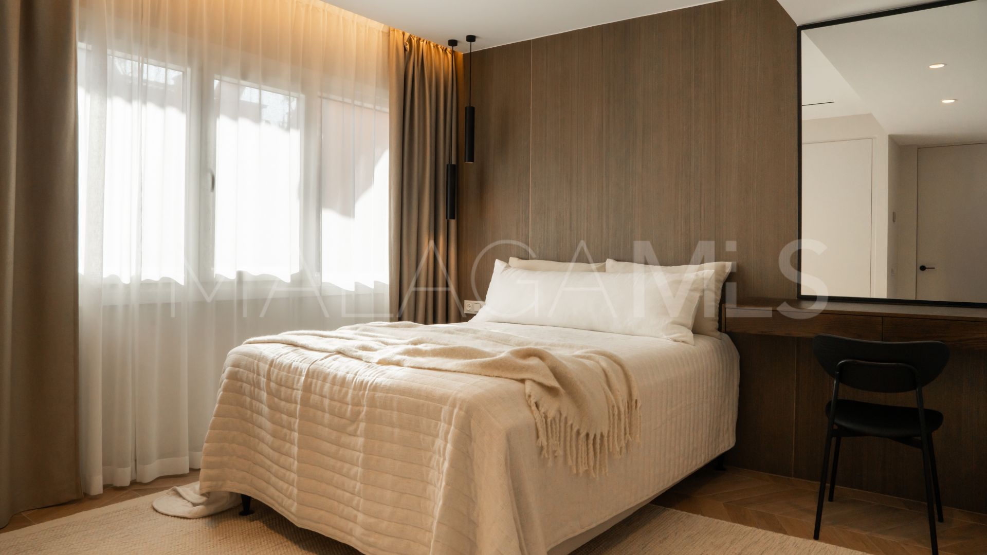 Buy duplex penthouse in Magna Marbella