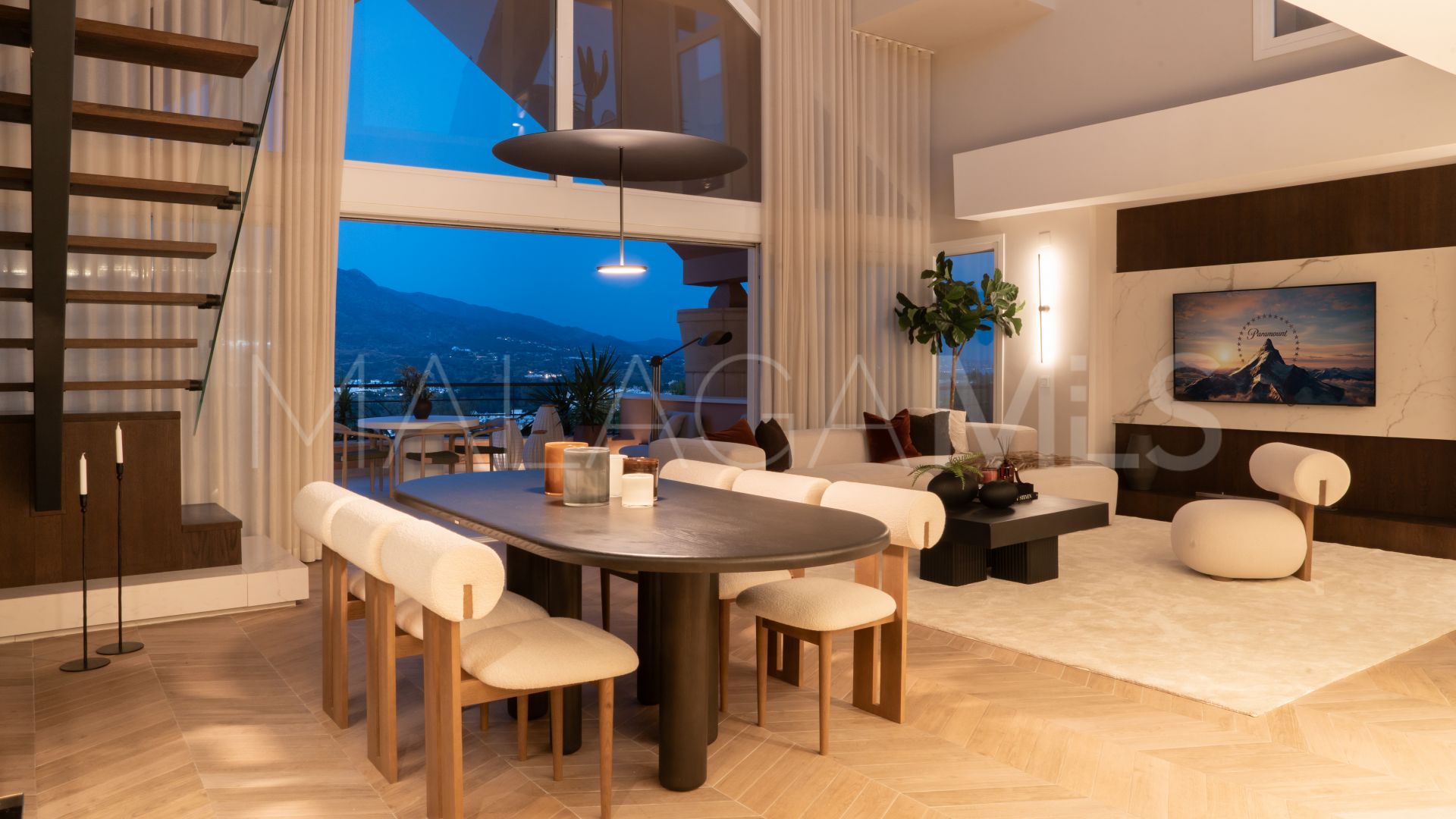 Buy duplex penthouse in Magna Marbella