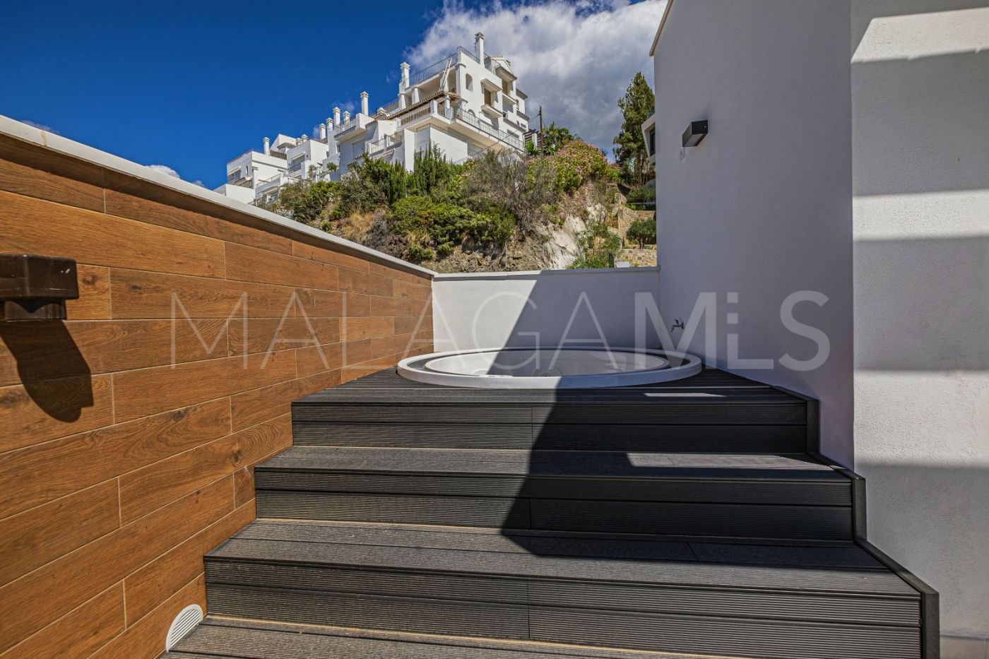 Villa jumelée for sale in Benahavis