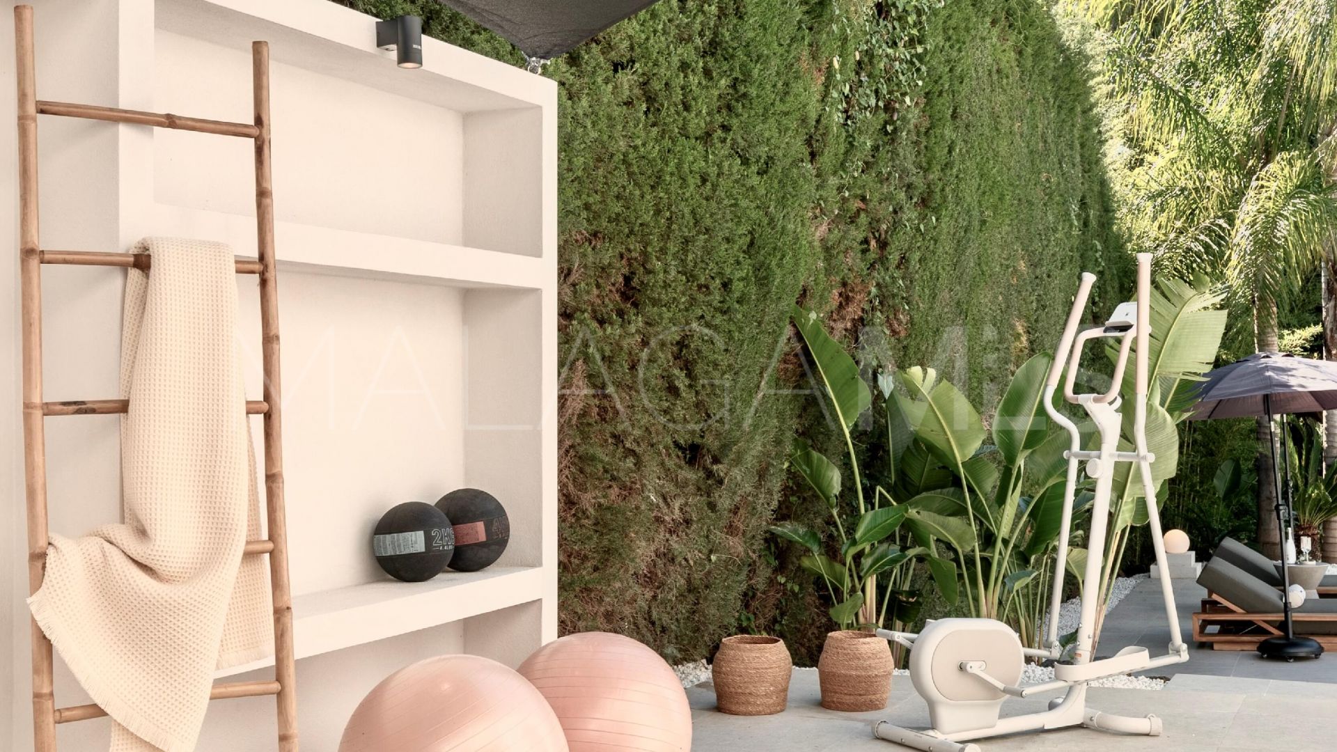 Villa de 5 bedrooms for sale in Nueva Andalucia