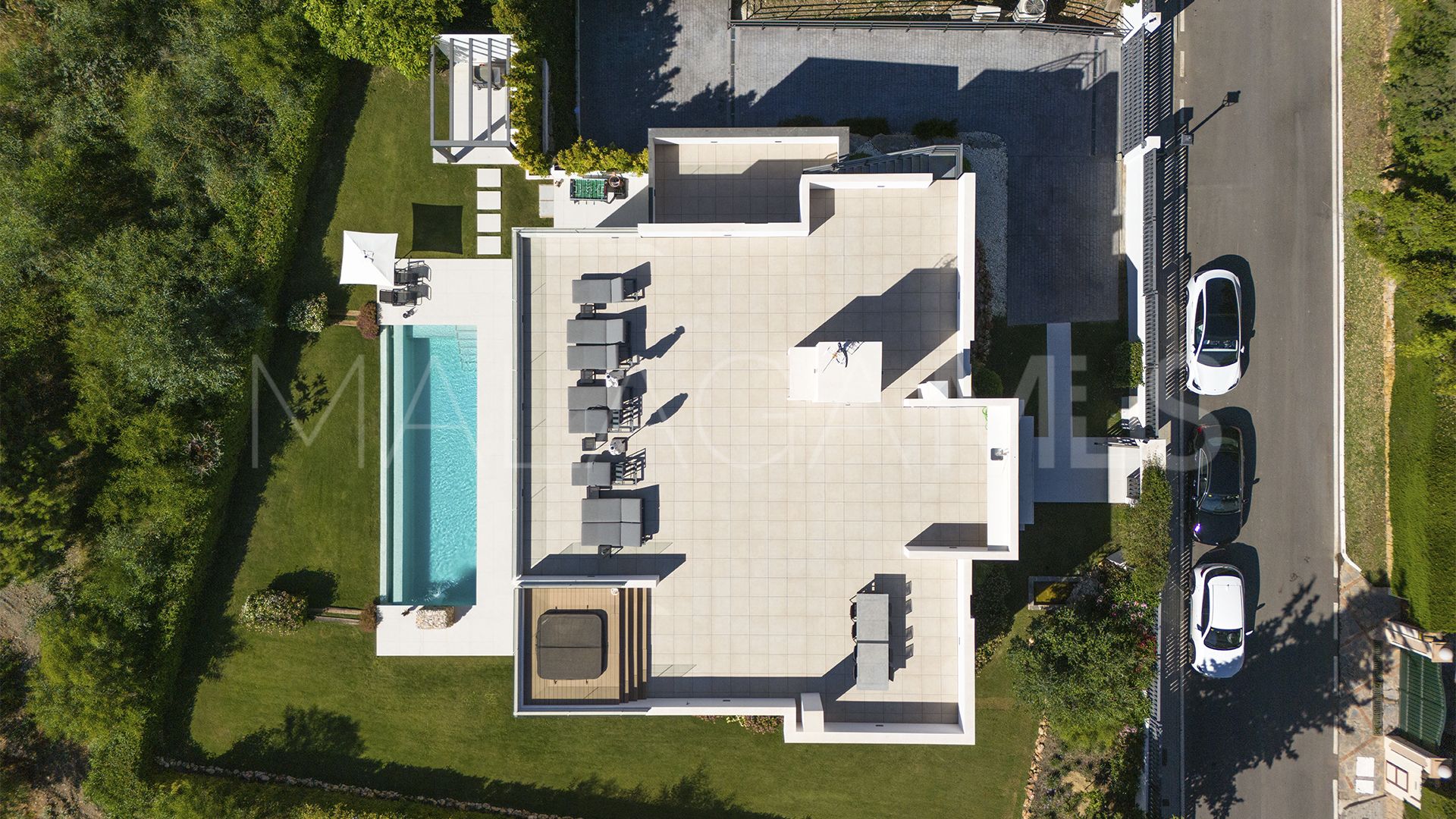 Villa for sale in Cascada de Camojan