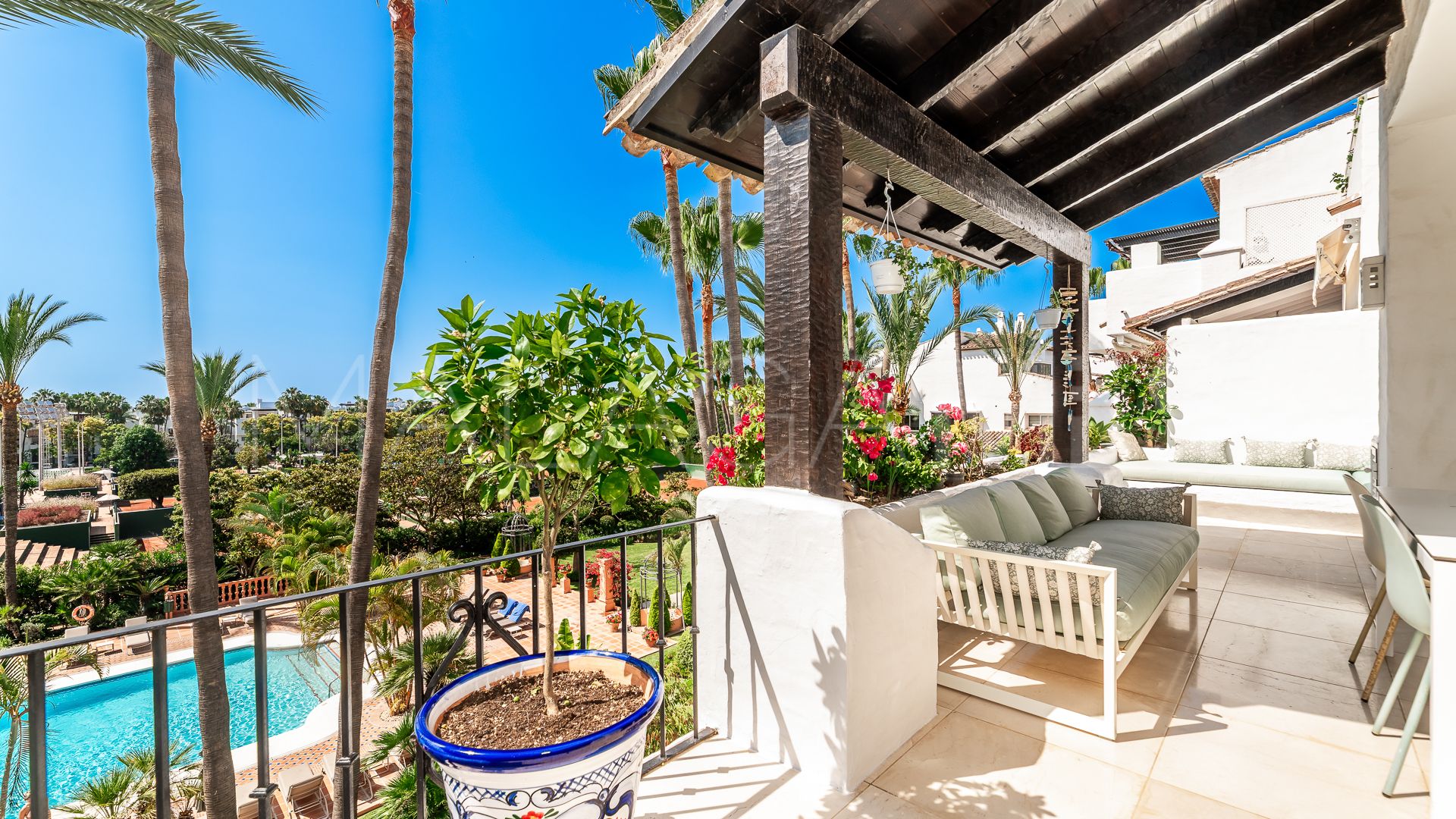 Duplex penthouse for sale in Marina Puente Romano