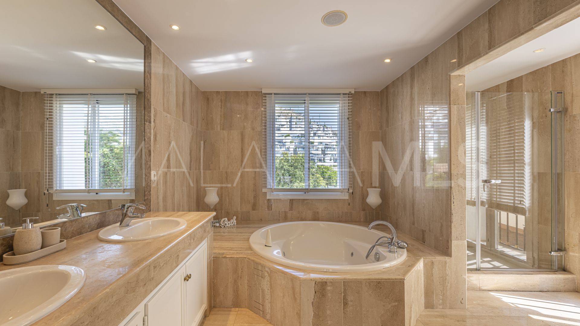 Villa for sale in El Herrojo