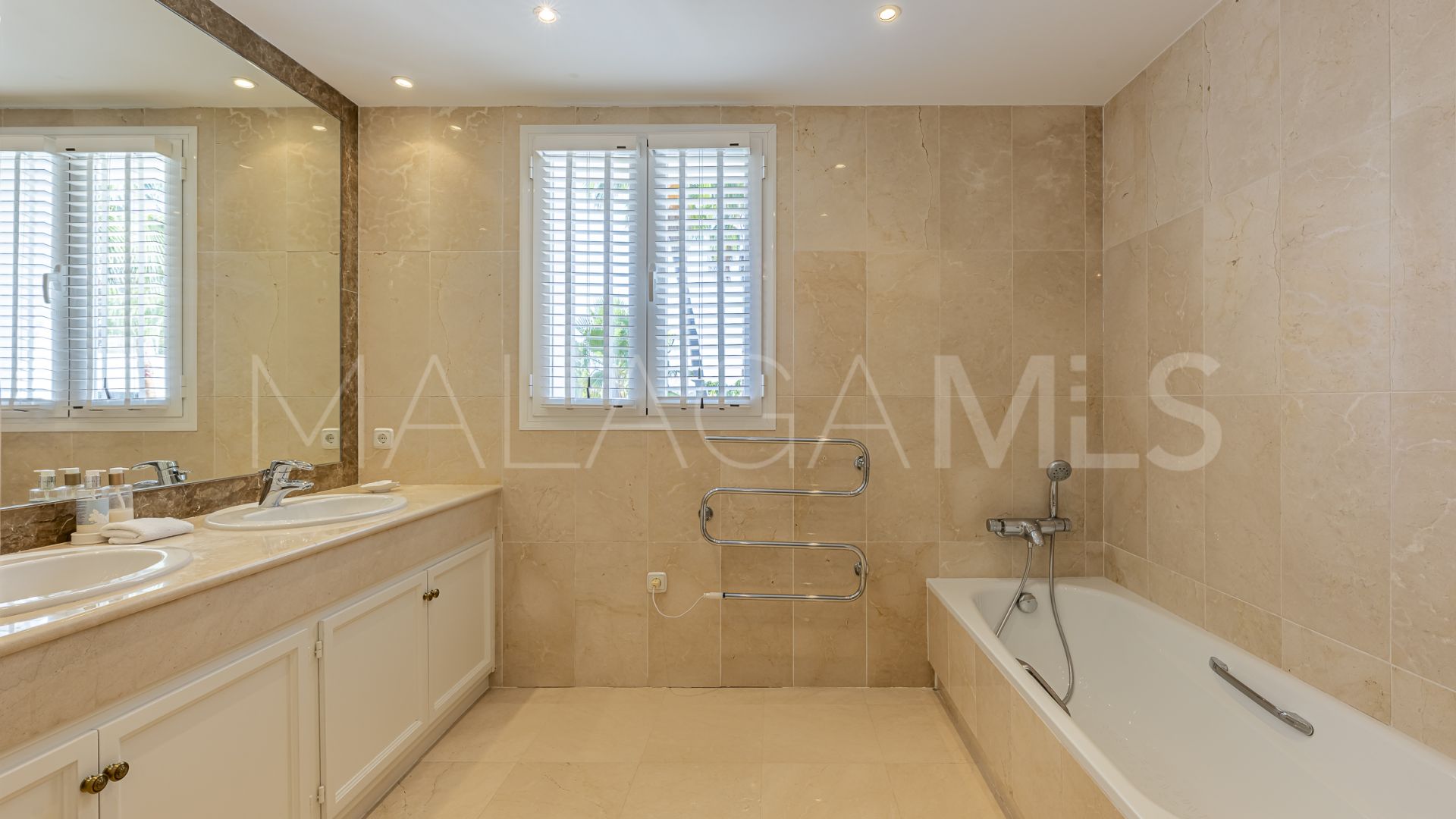 Villa for sale in El Herrojo