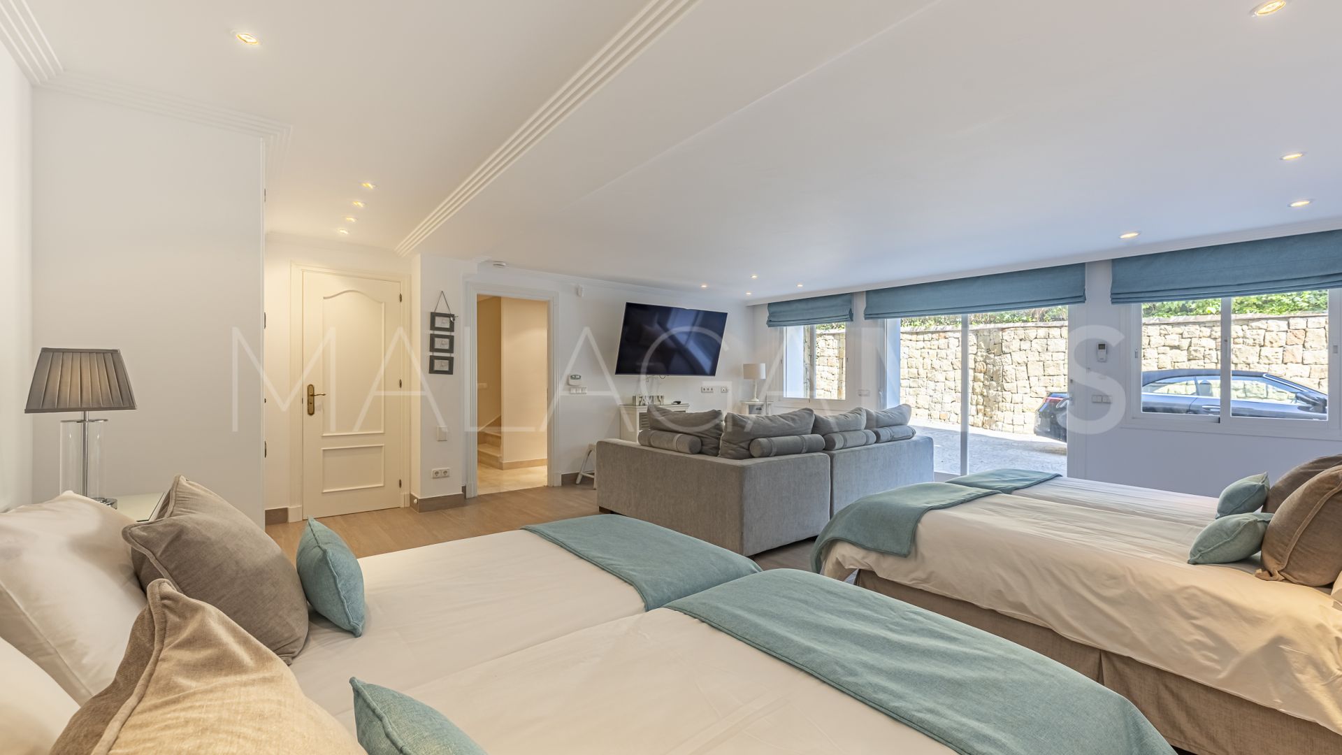 Villa for sale in El Herrojo