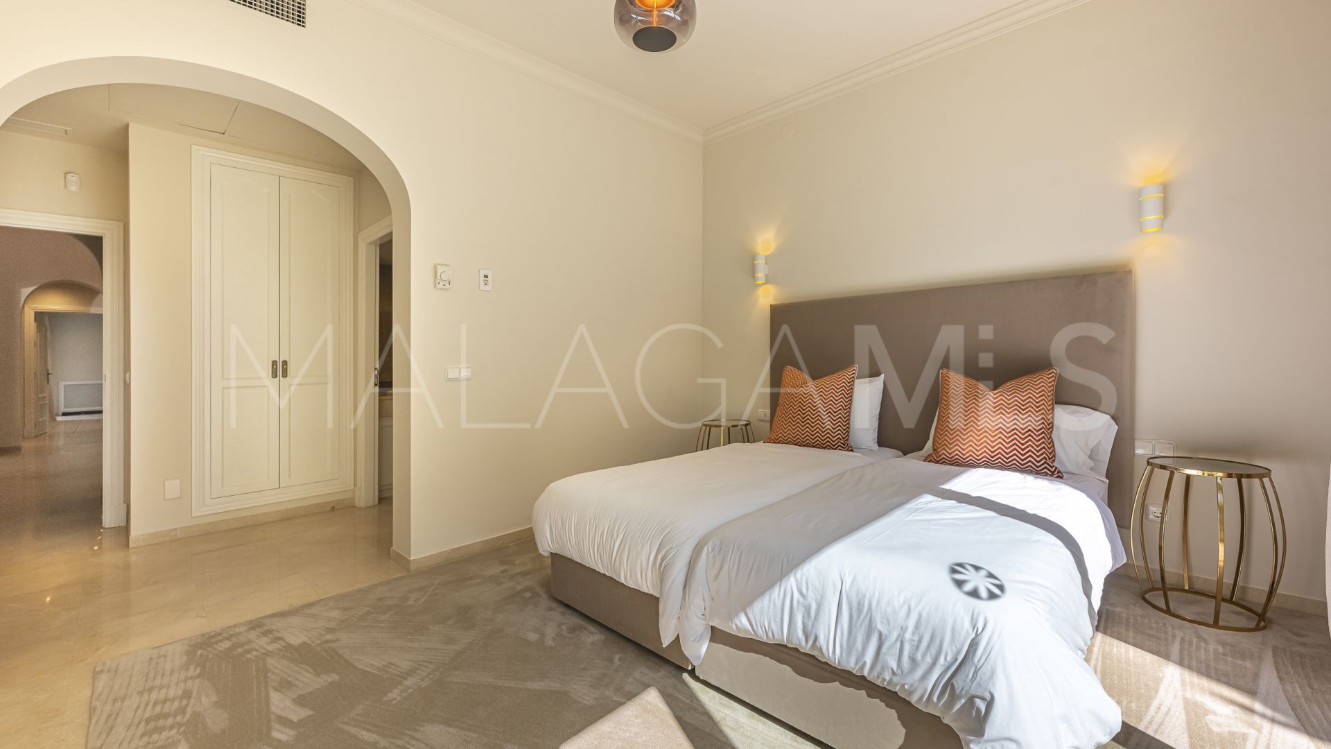 Villa for sale in El Herrojo