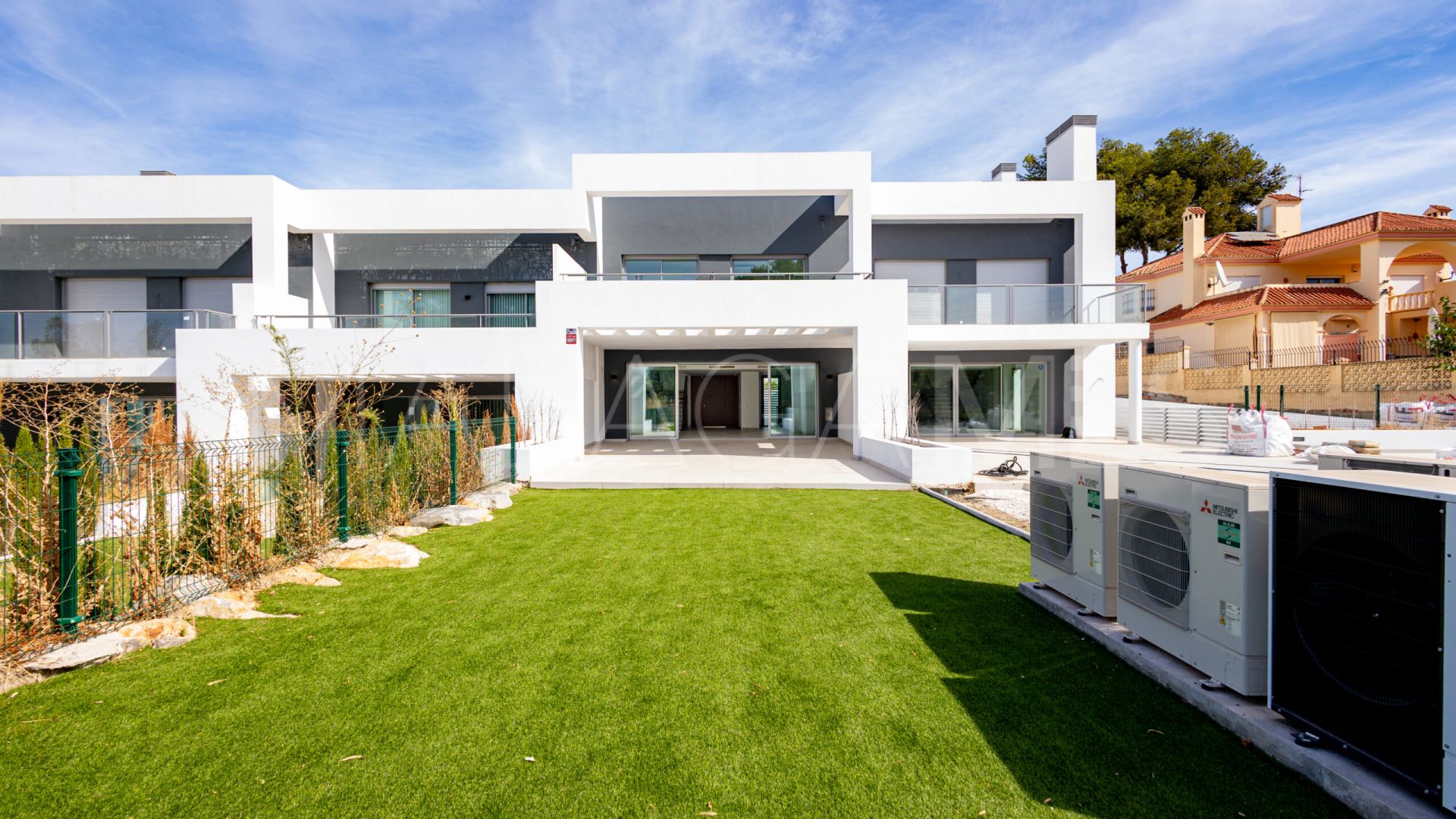 Maison de ville for sale in Guadalmina Alta