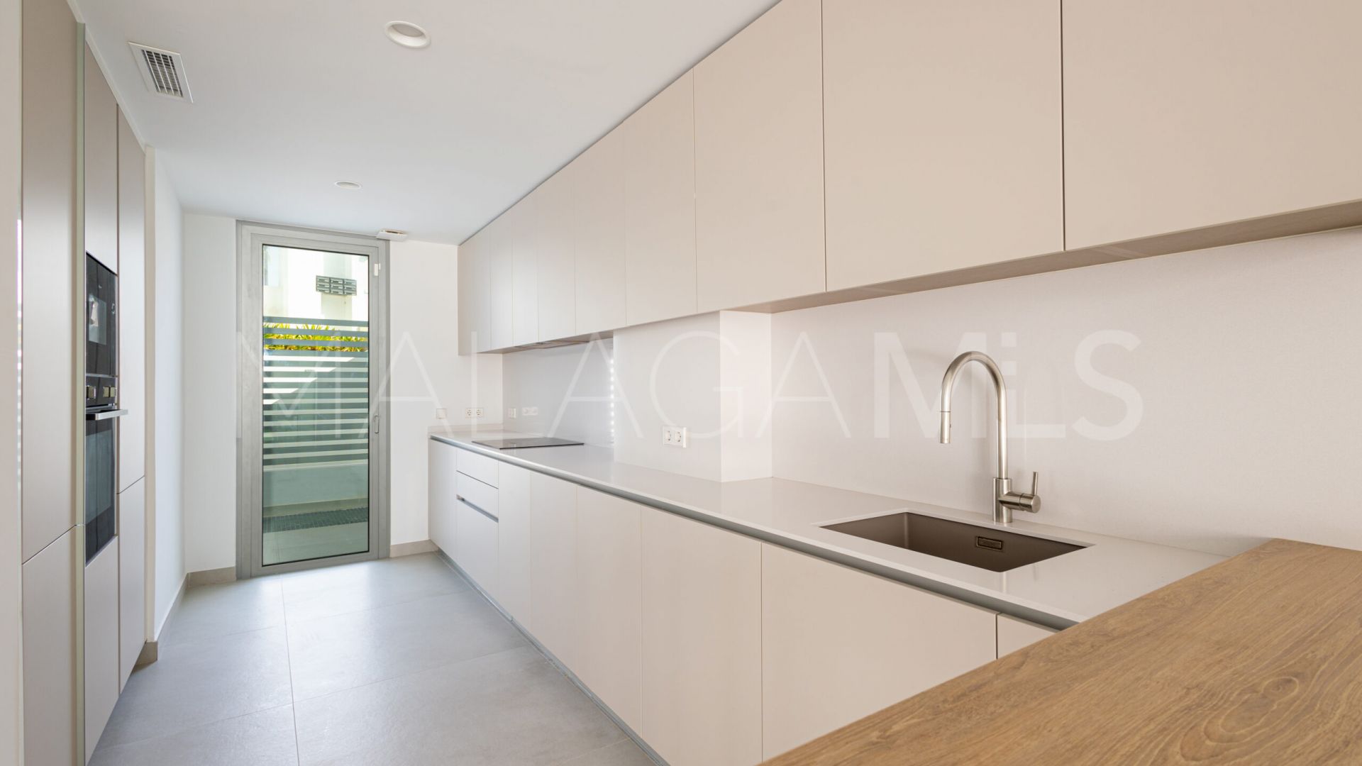 Maison de ville for sale in Guadalmina Alta