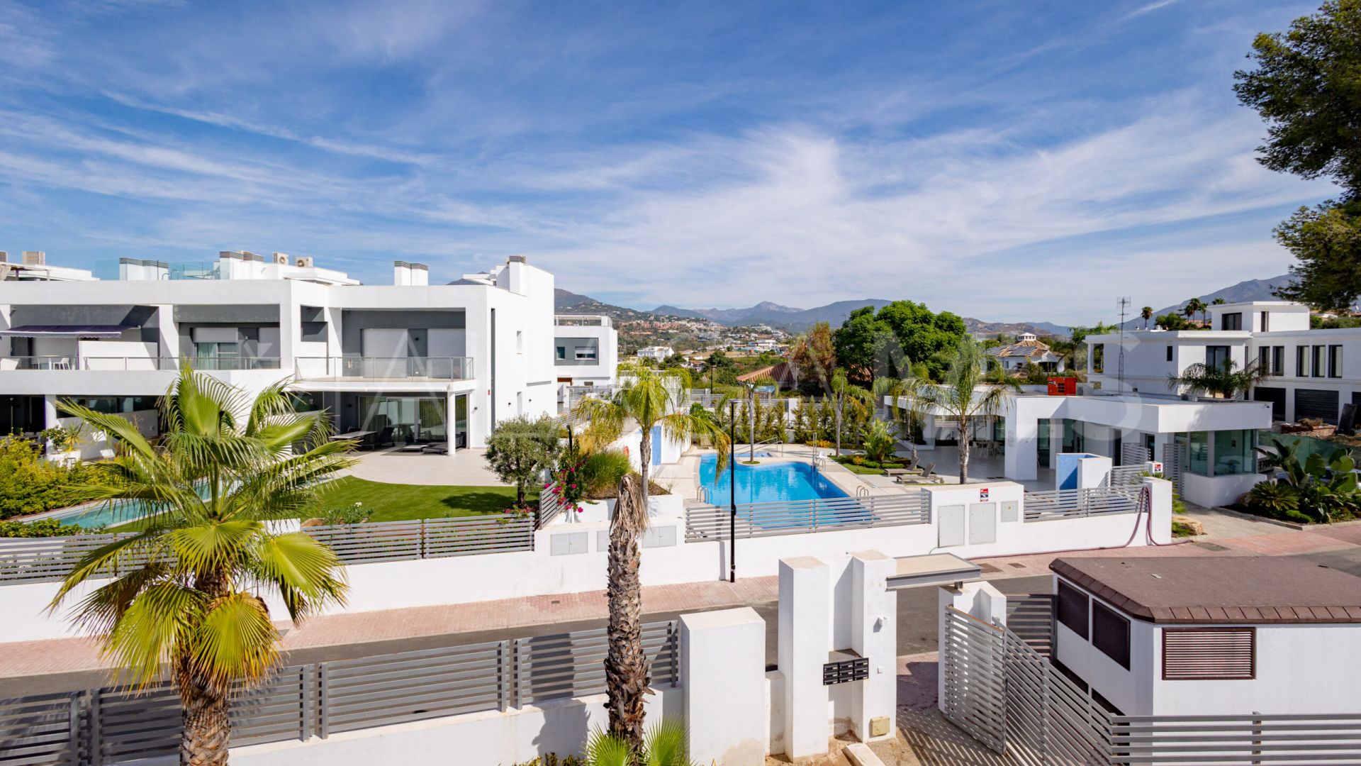 Maison de ville for sale in Guadalmina Alta