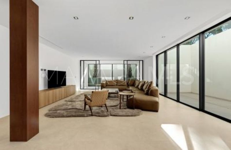 Villa for sale in Los Flamingos Golf