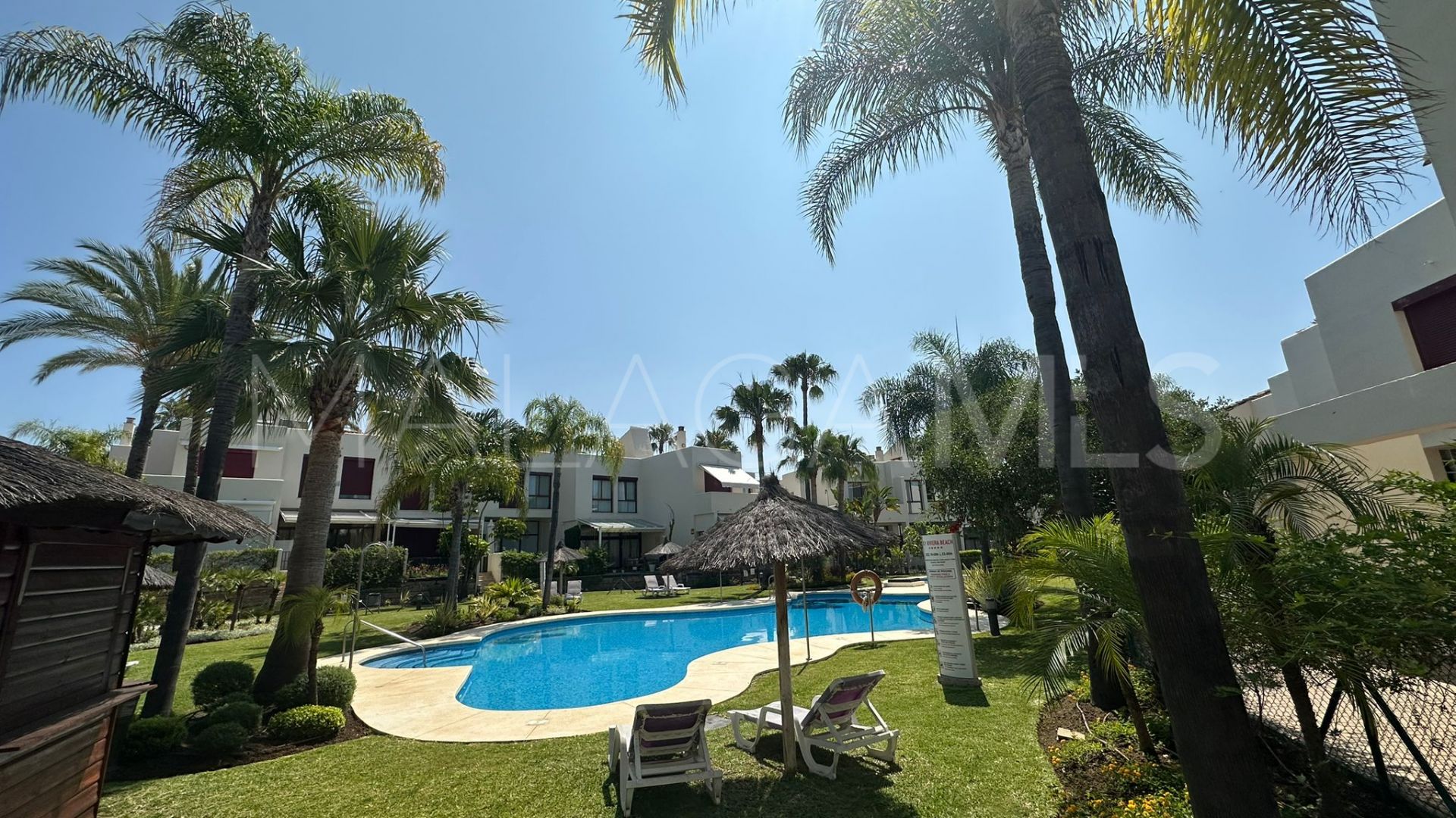 Buy adosado in Cancelada with 3 bedrooms