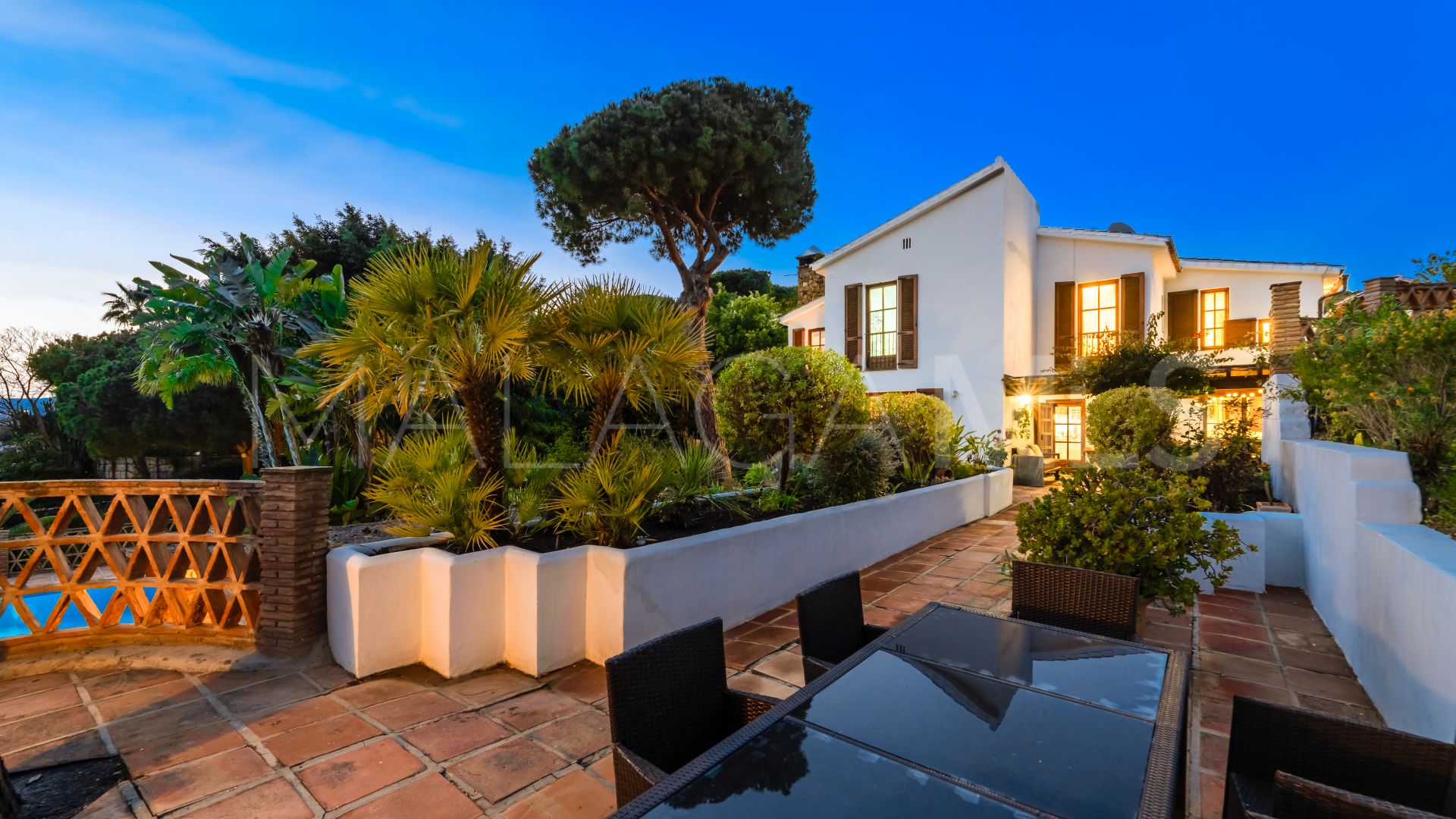 7 bedrooms villa for sale in Elviria