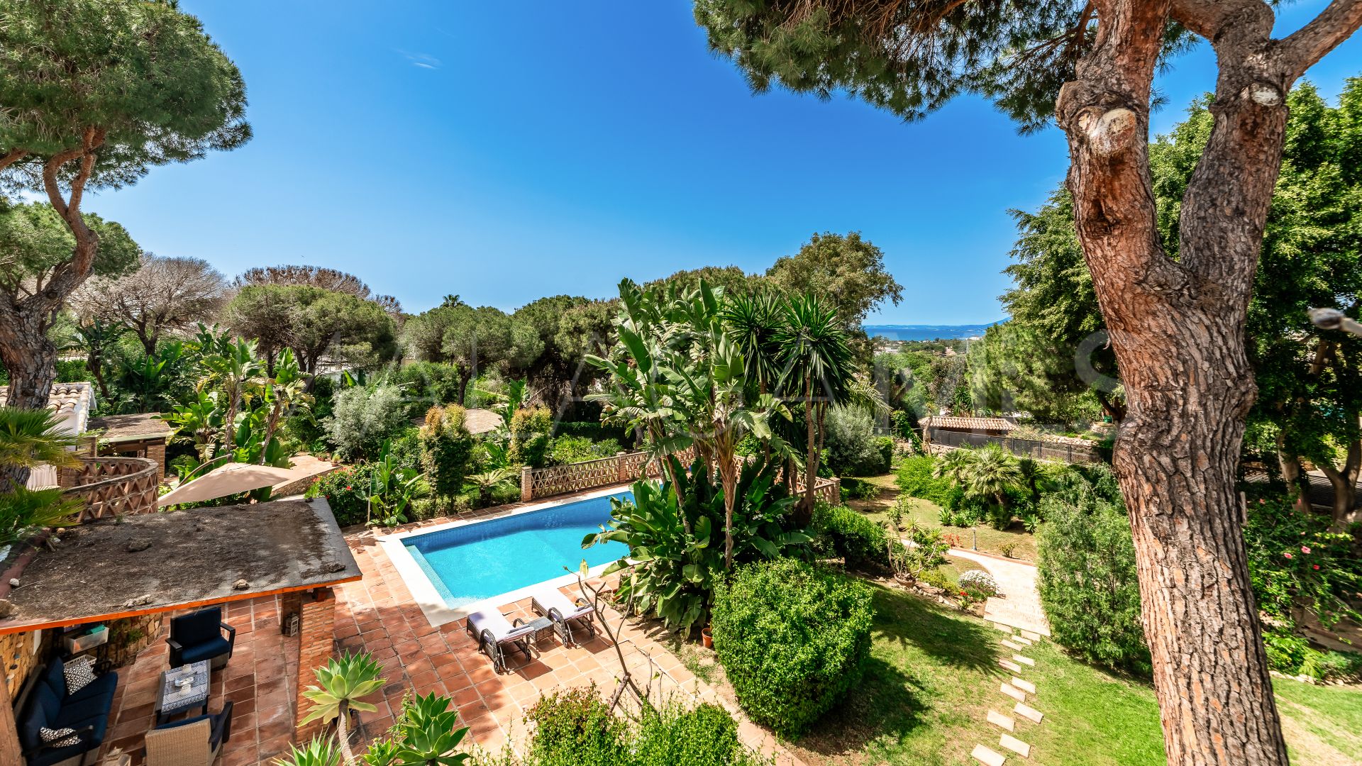 7 bedrooms villa for sale in Elviria