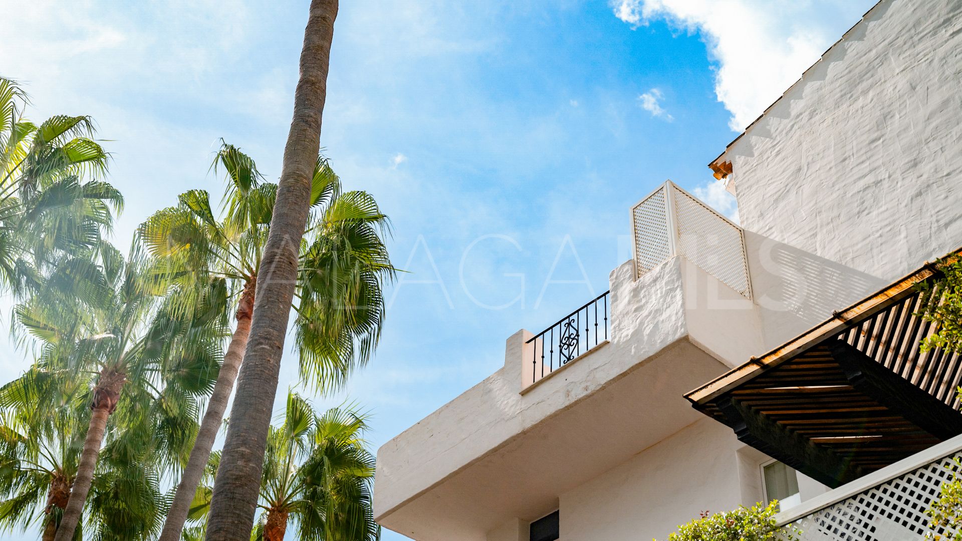 For sale duplex penthouse in Marina Puente Romano