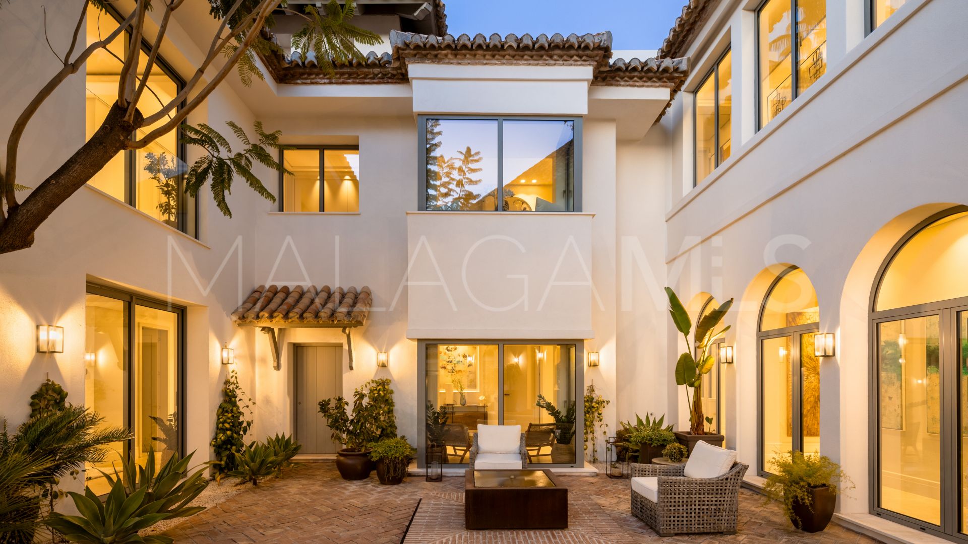 Villa for sale in Monte Halcones