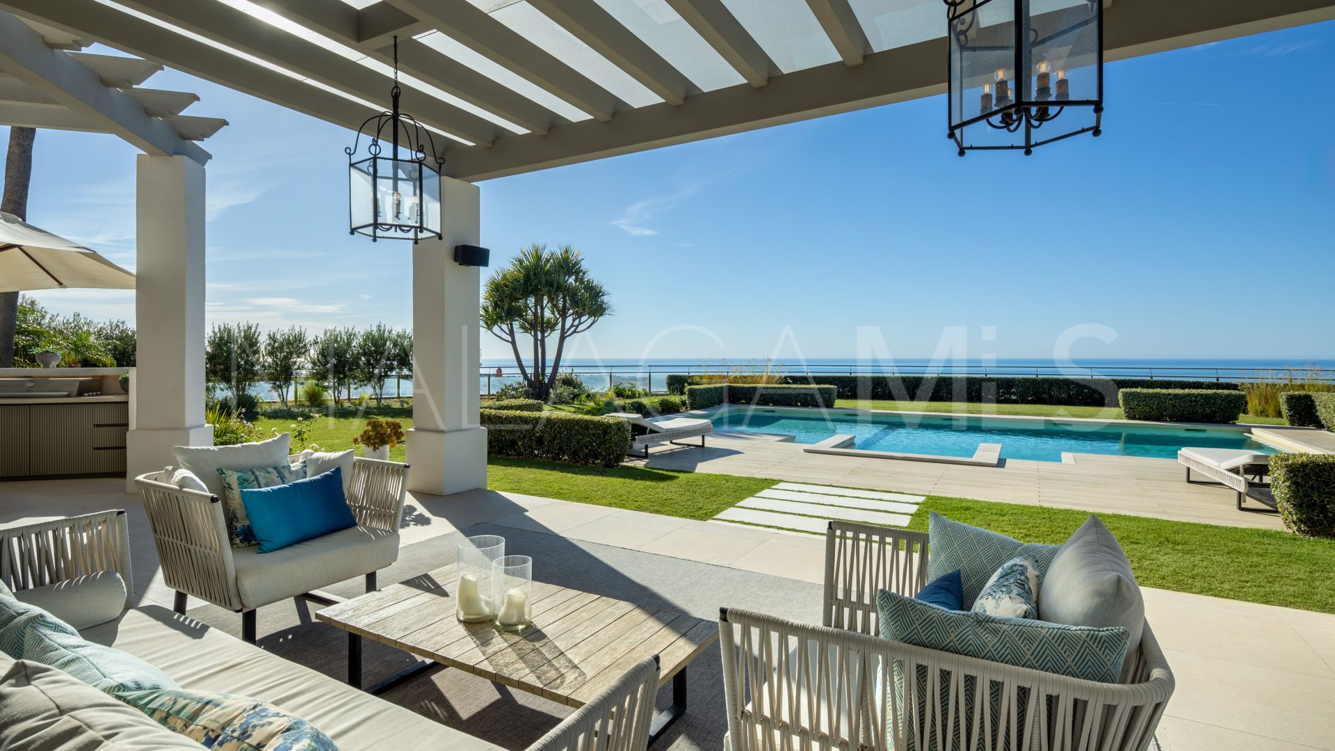 Villa for sale in Monte Halcones