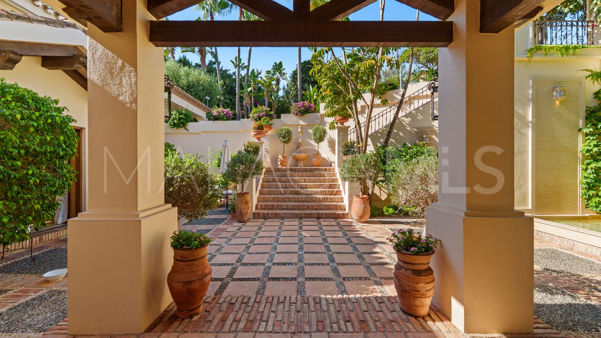 Se vende villa de 6 bedrooms in Las Lomas del Marbella Club