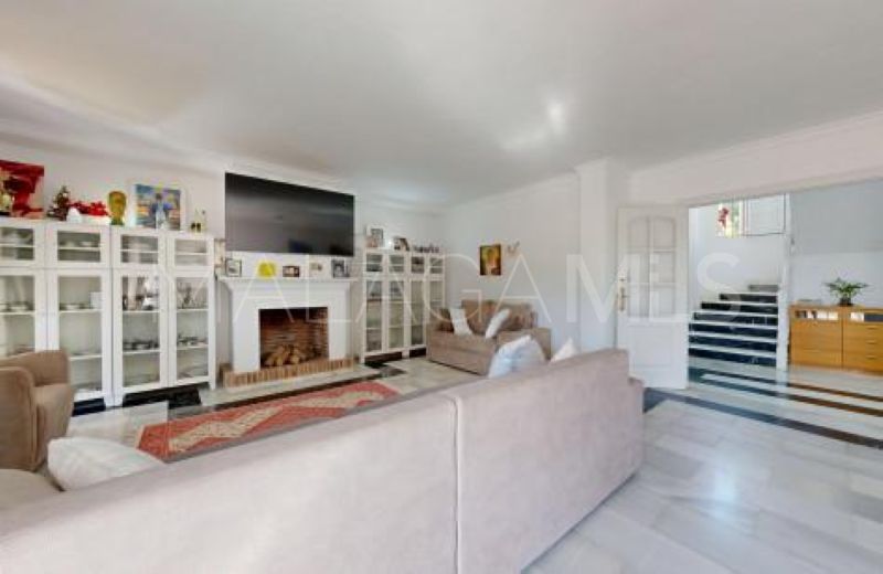 Buy semi detached house in Rio Verde Playa