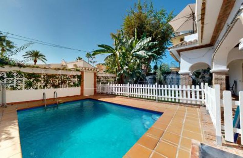 Buy semi detached house in Rio Verde Playa