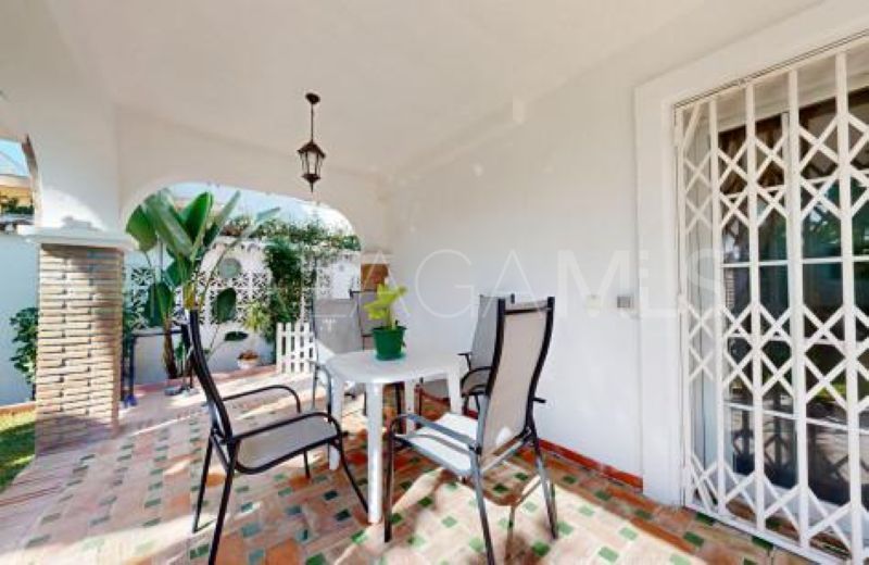 Buy semi detached house in Rio Verde Playa