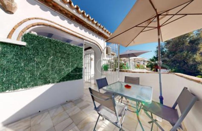 Buy semi detached house in Rio Verde Playa